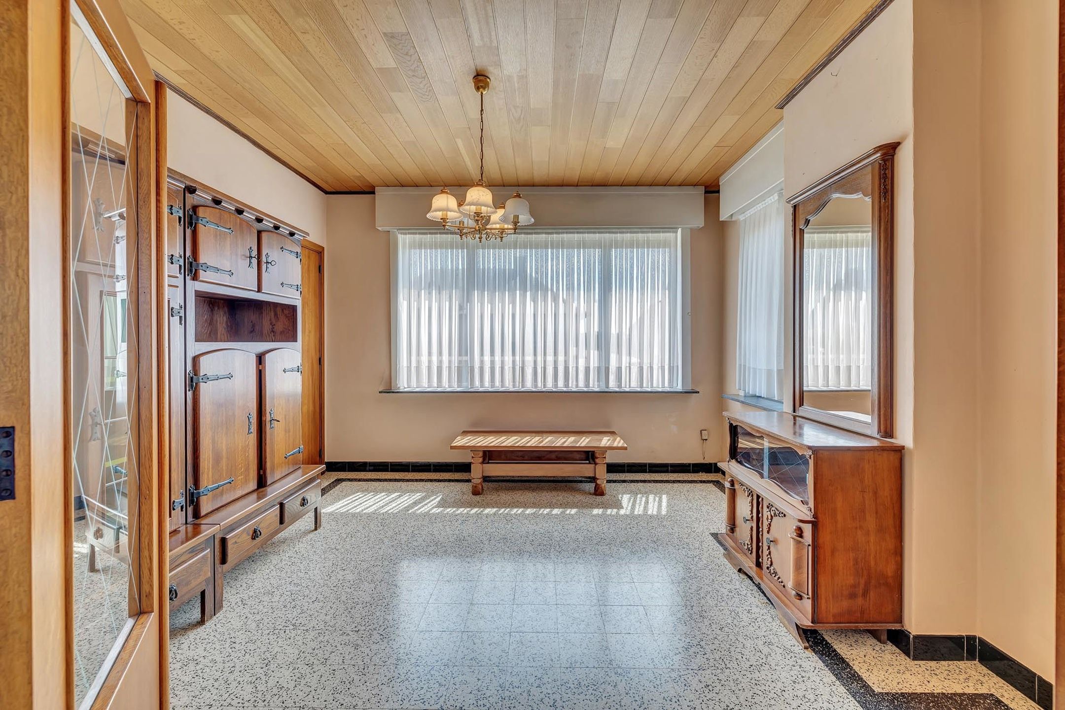 Rustig gelegen renovatieproject met verzicht achteraan foto 3
