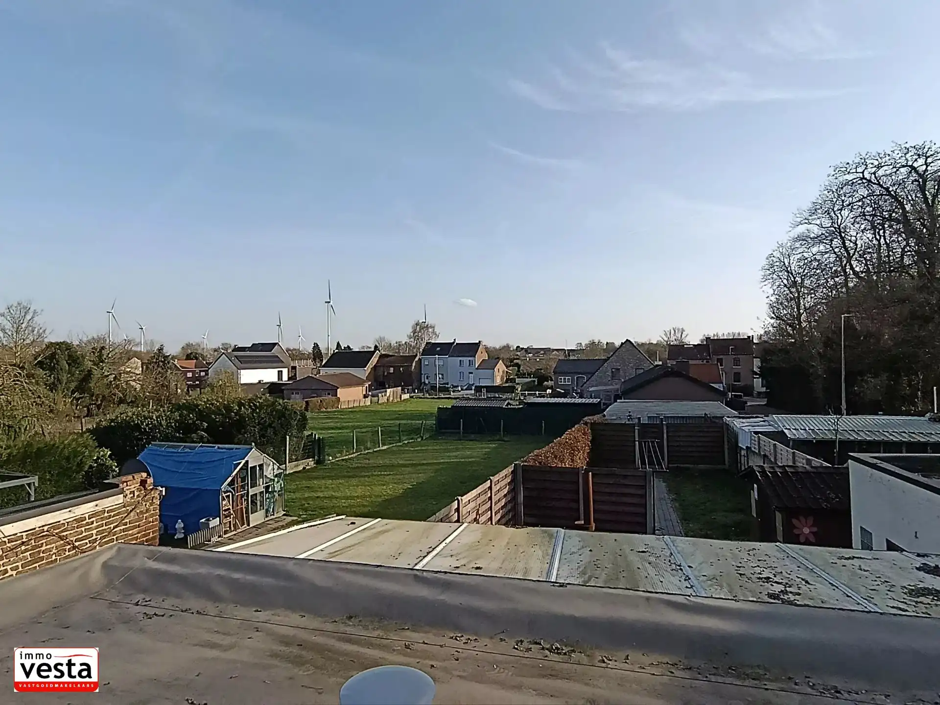 Ruime gezinswoning met 3 slaapkamers, garage en tuin  in Gingelom foto 9