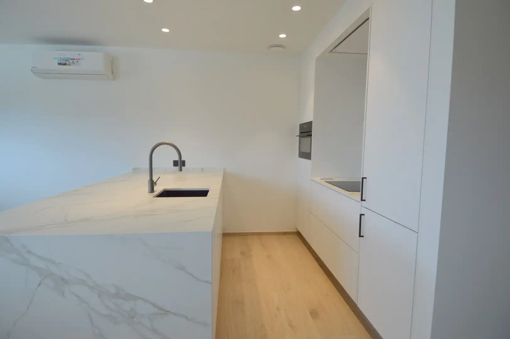 Nieuwbouw appartement met tuin en oprit in Harelbeke foto 3