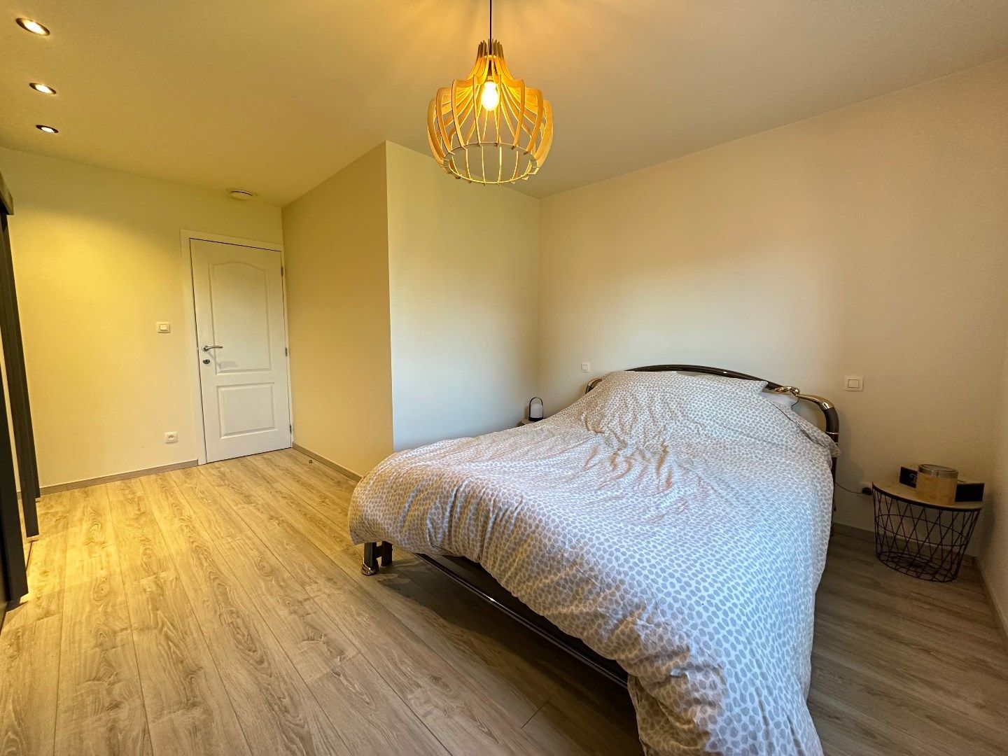 Moderne gezinswoning met drie slaapkamers en energiezuinige afwerking foto 11