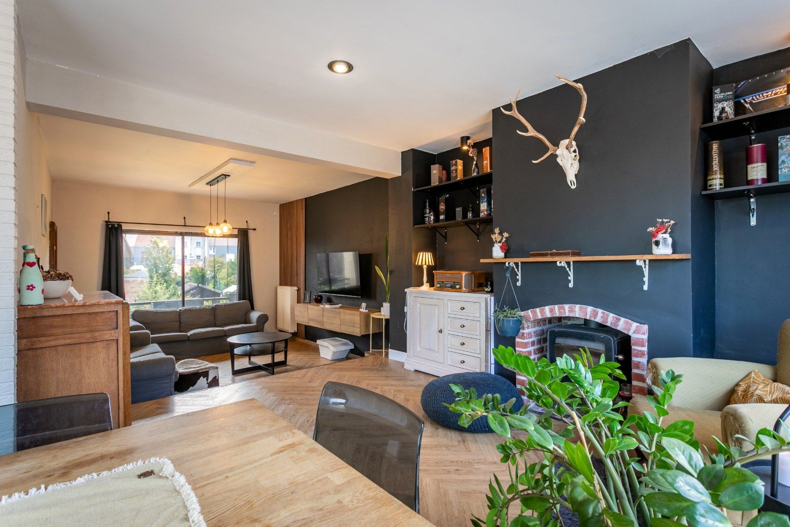 Solide woning met 6 slaapkamers, tuin en garage  foto 5