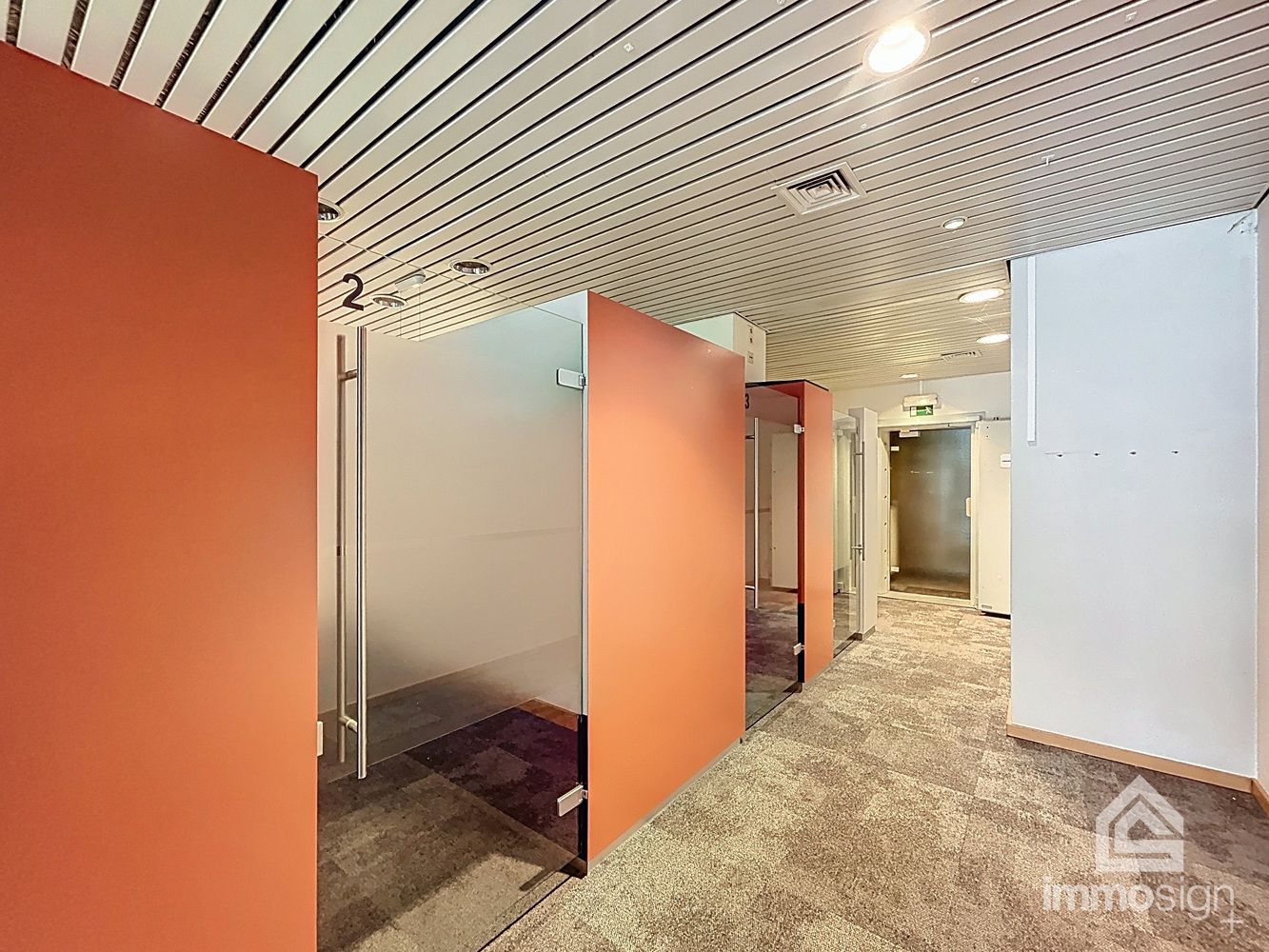 Gelijkvloerse kantoorruime van 243m² langs de Rijksweg foto 7