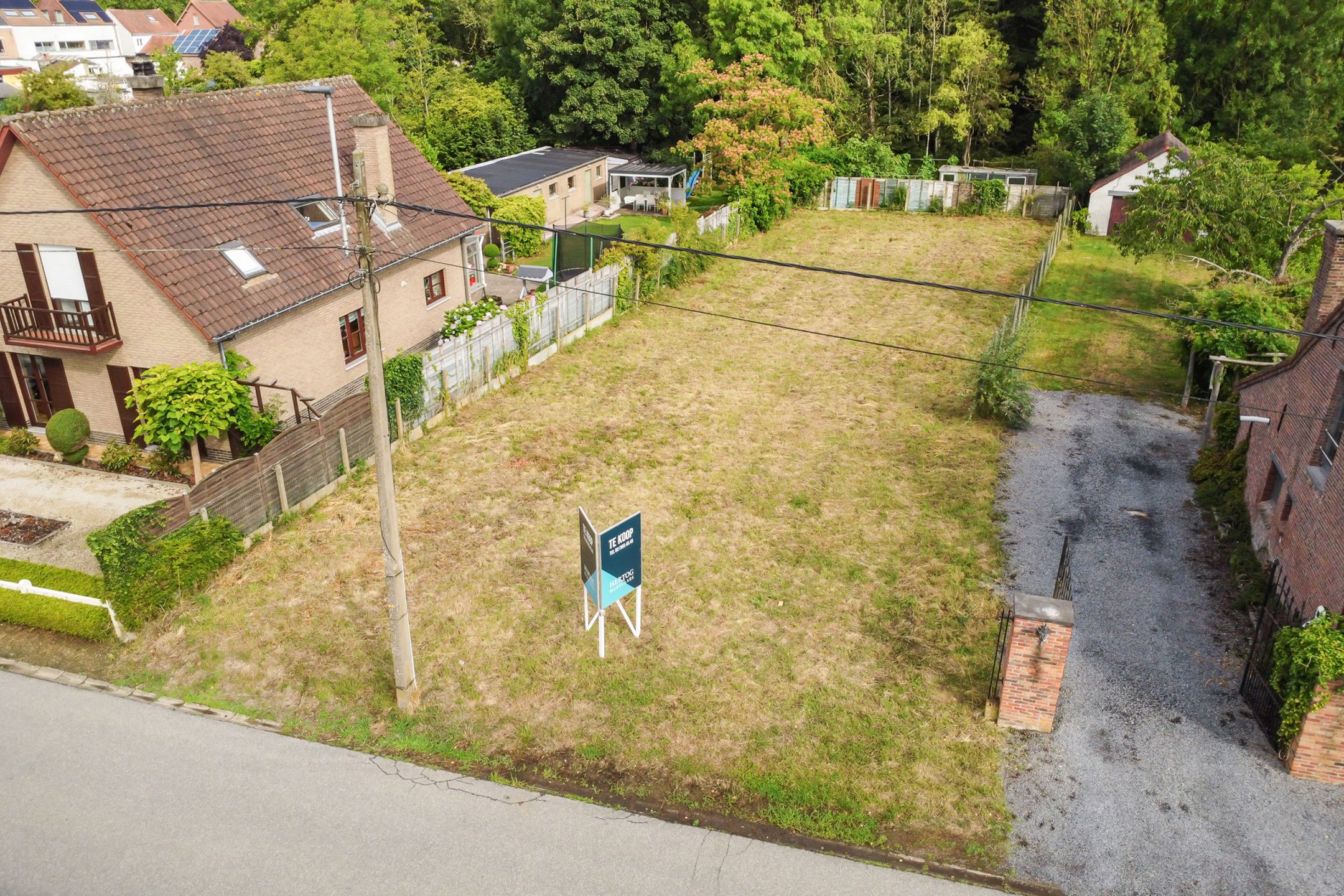 Bouwgrond van 620m² in rustige straat foto 2