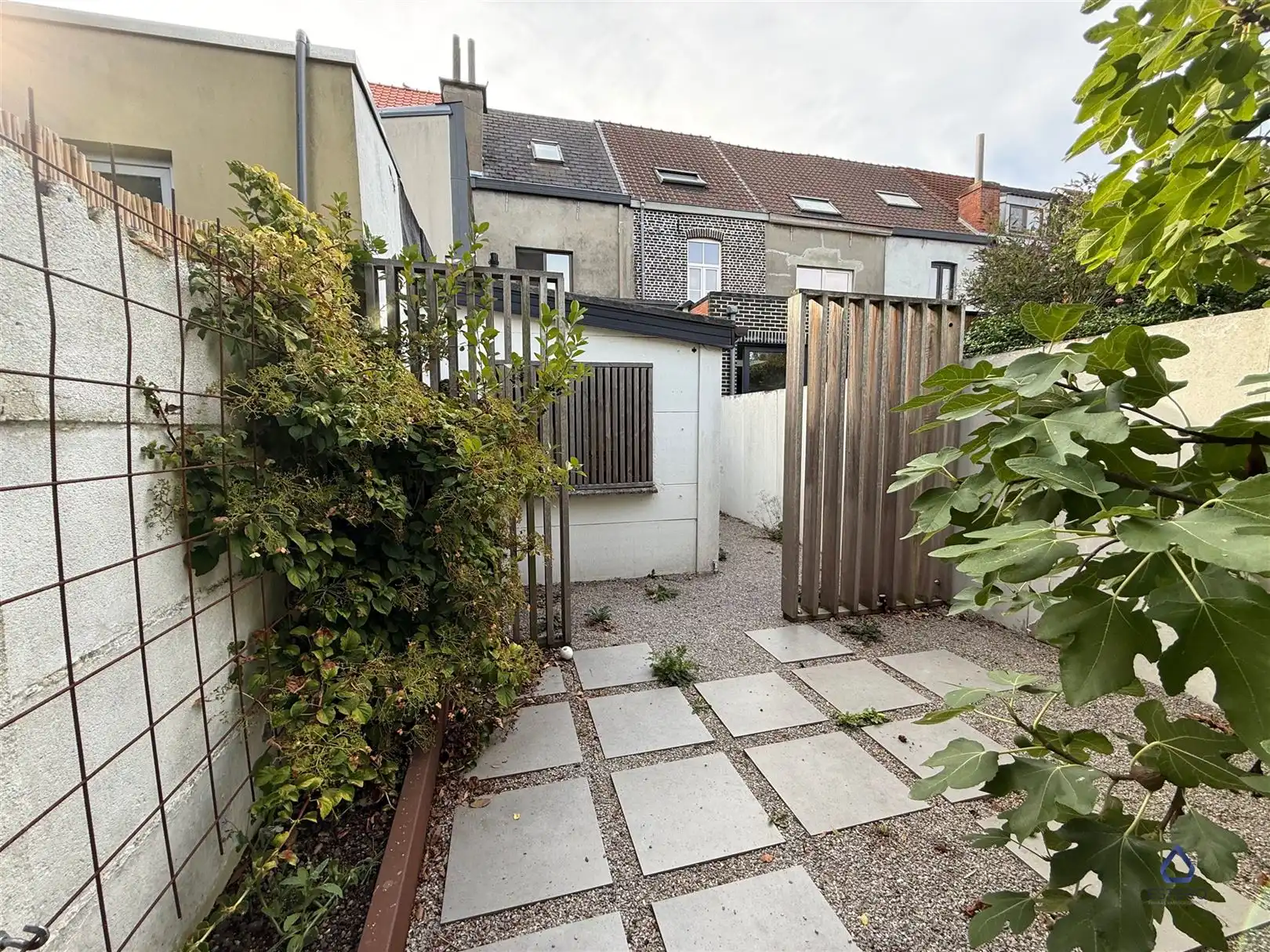 Lichtrijke stadswoning met tuin nabij UZ Gent foto 12