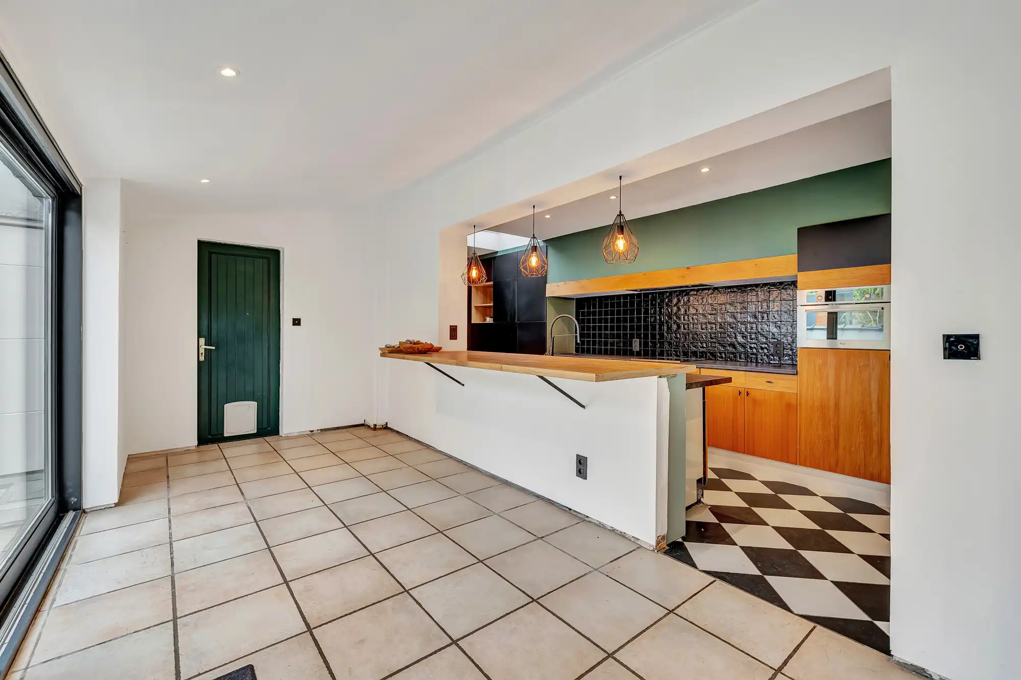 Instapklare woning met ruime garage foto 2