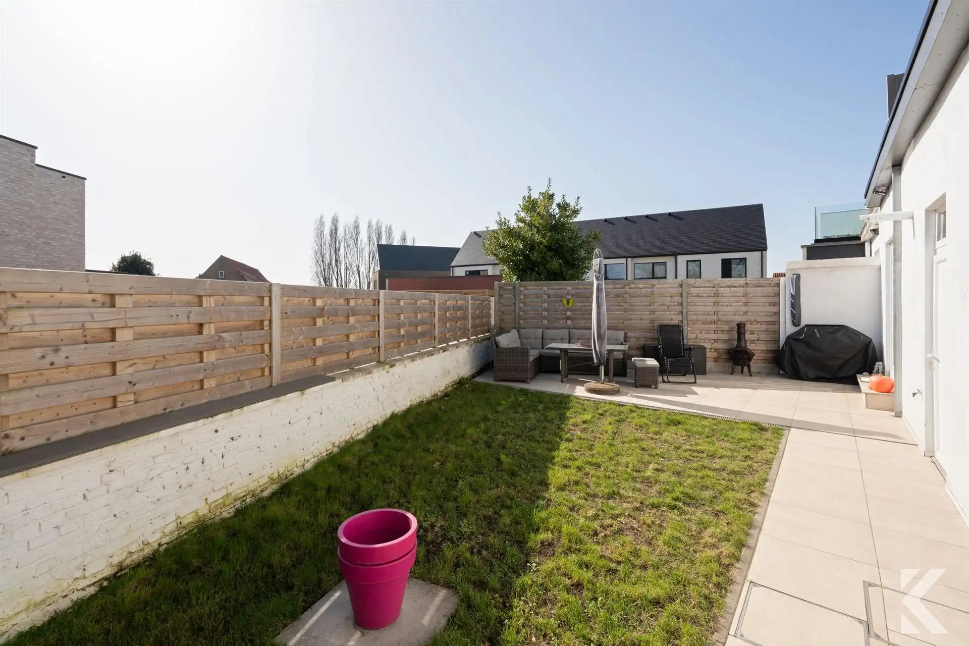 Gigantische, prachtig gerenoveerde woning met garage foto 19