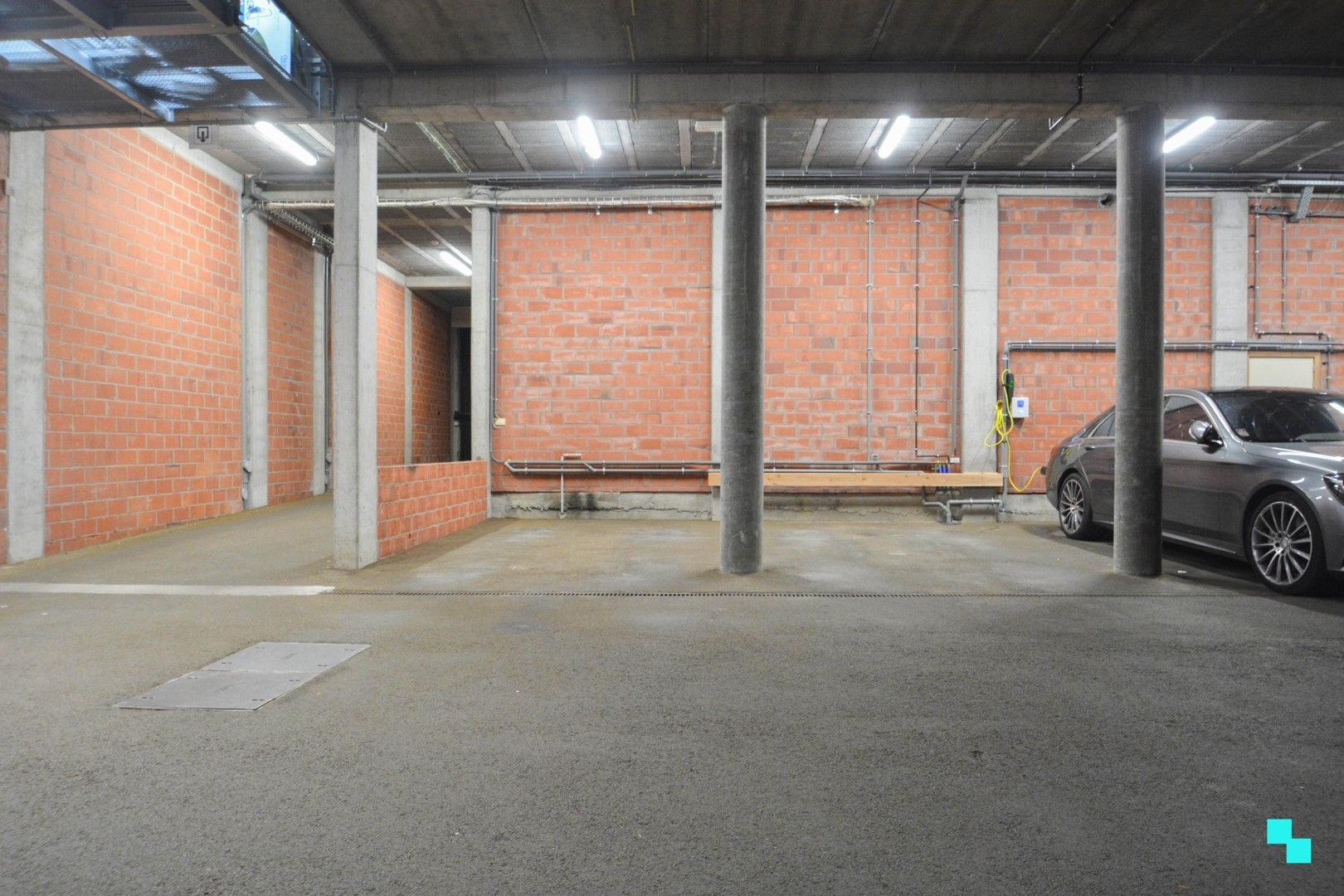 Magazijn van ca. 272 m² in het centrum van Izegem foto 13