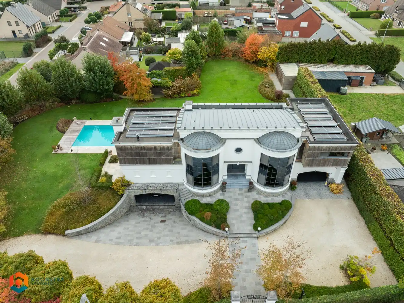 Prachtige en energiezuinige villa (587 m² bewoonbaar) op een perceel van 2617 m² te Hulshout foto {{pictureIndex}}