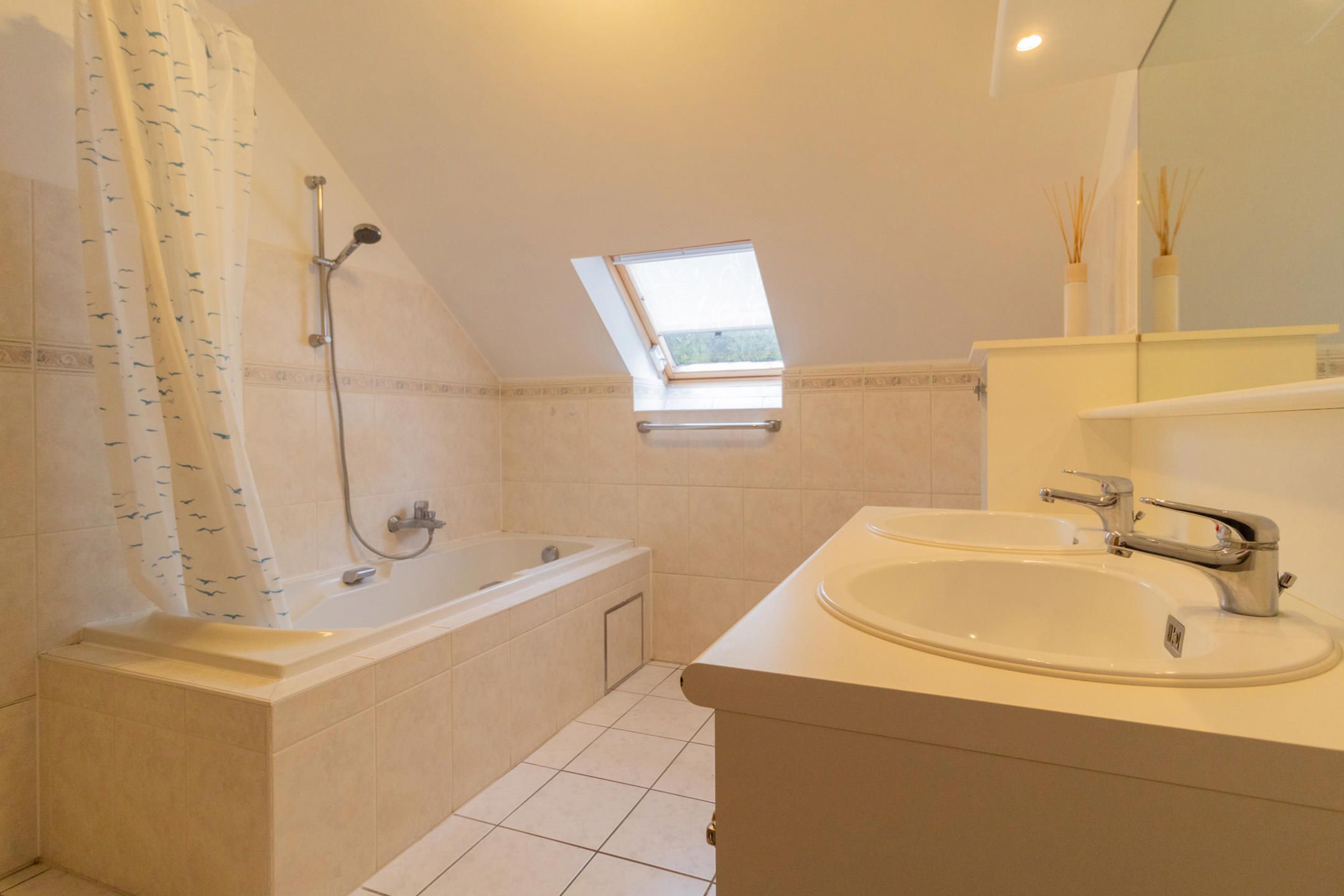 Ideaal gelegen villa met 4 slaapkamers foto 16