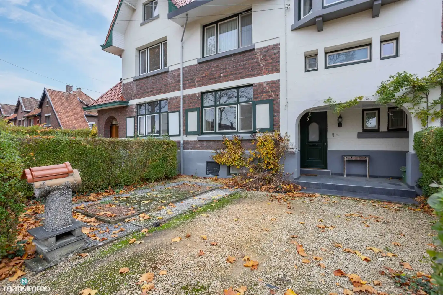 KARAKTERVOLLE WONING MET 5 SLAAPKAMERS EN RUIM PERCEEL TE GENK foto 2