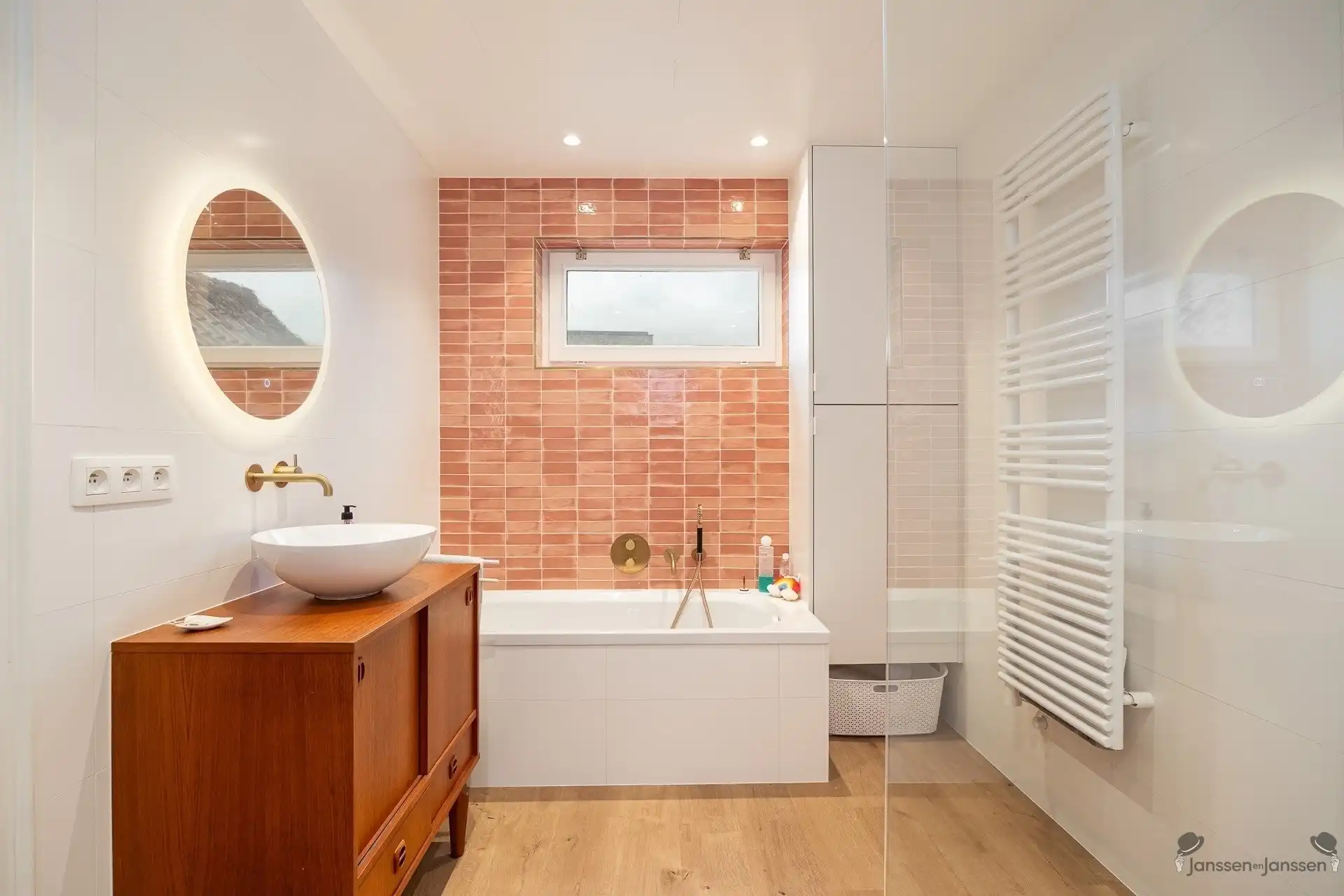 Topwoning met 4 slpks,zonnepanelen en EPC B foto 13