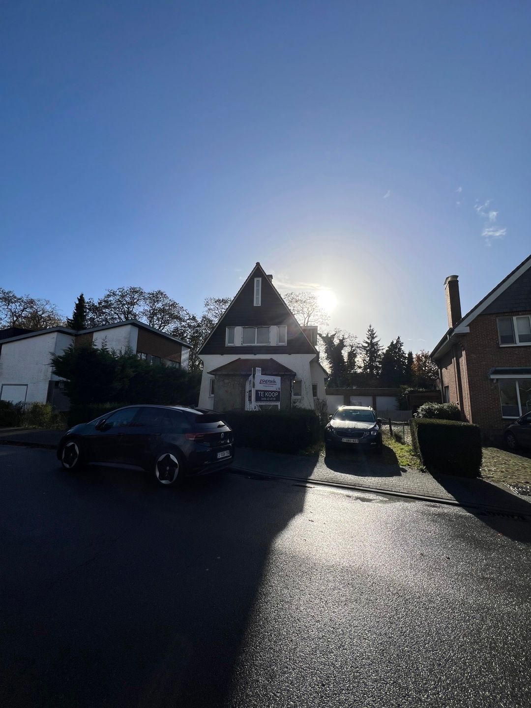 Ruime deels gerenoveerde villa met eclectische architectuur  foto 2