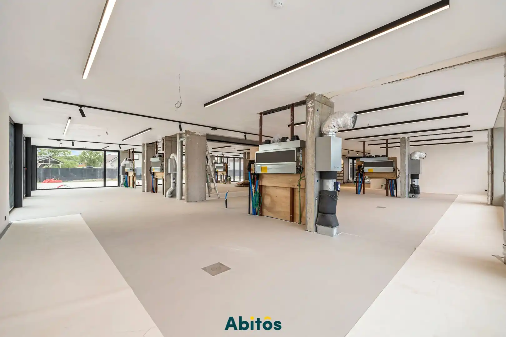 Commerciële ruimte met uitstekende visibiliteit en bereikbaarheid foto 14