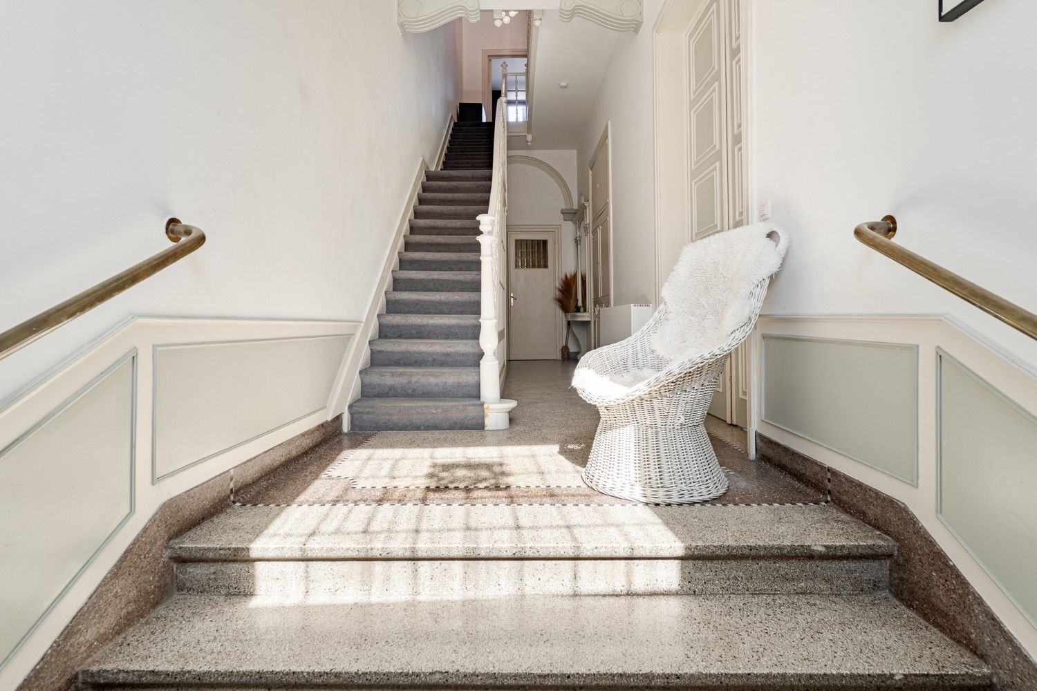 Uniek herenhuis vol karakter net buiten het centrum van Sint-Truiden foto 13