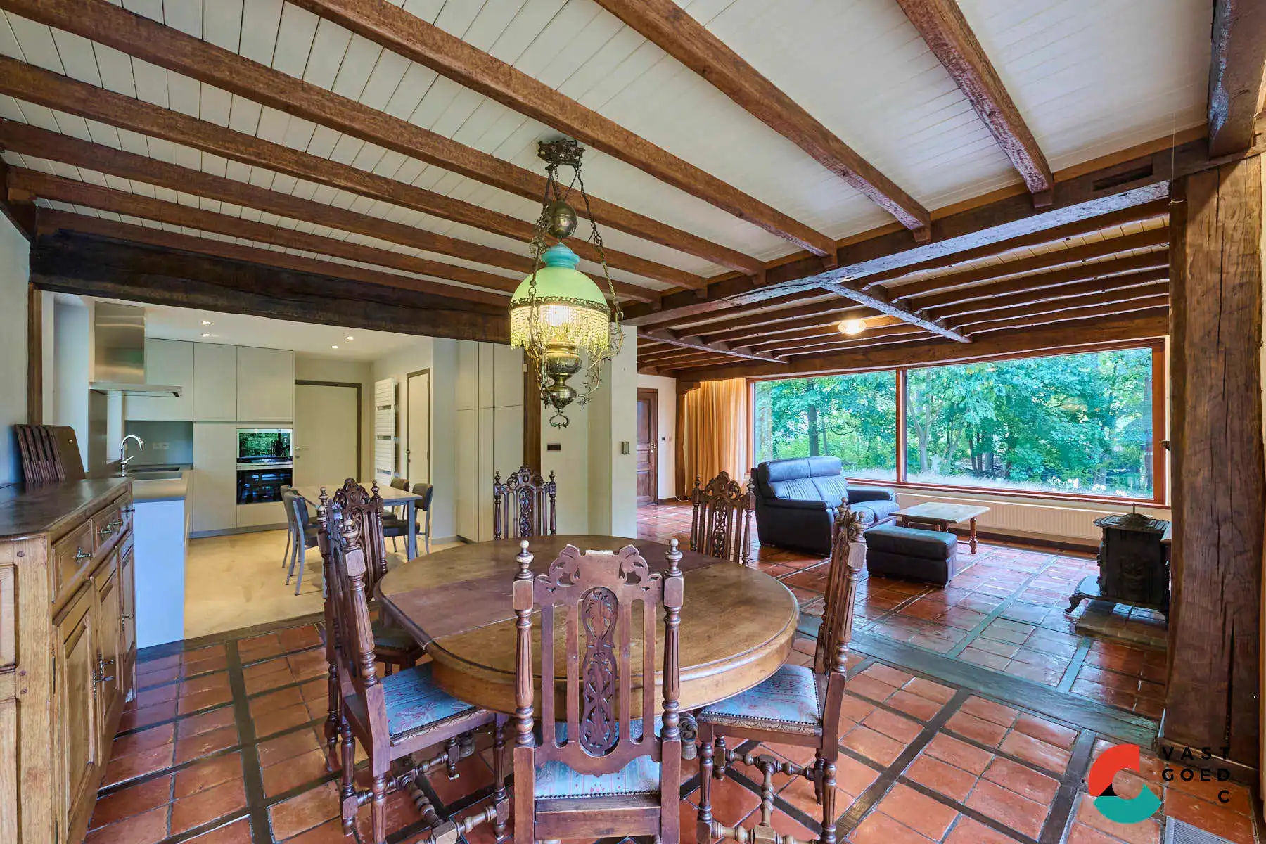 Knap landhuis op een bosrijk perceel van 58,63 are foto 6