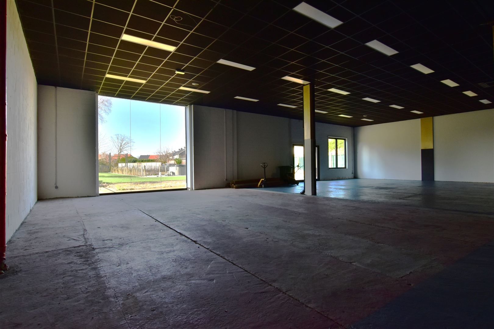 Multifunctioneel bedrijfspand (ca. 450m²) te Hamme. foto 11