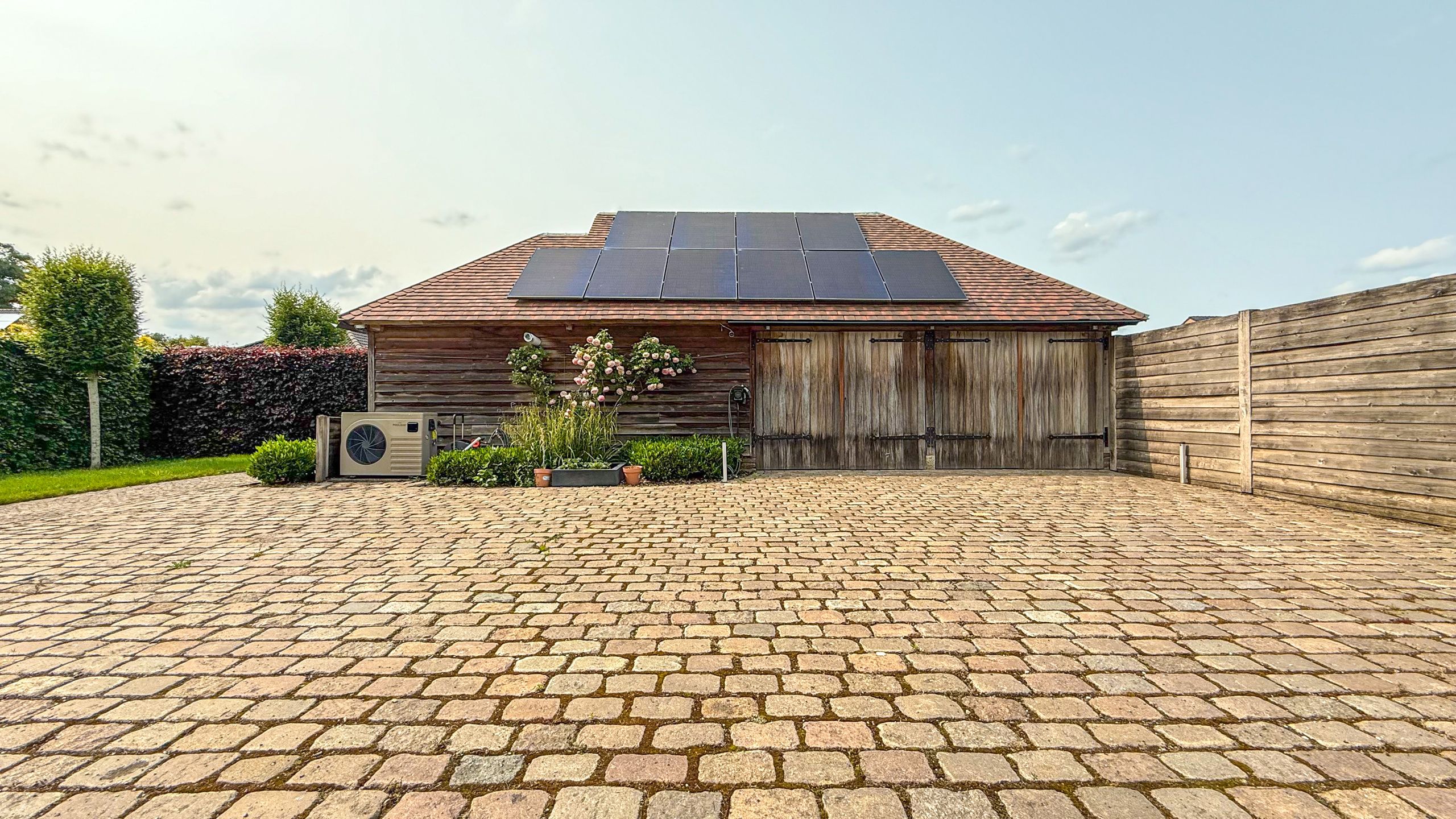 Exclusieve villa met zwembad op riant perceel in Koersel! foto 76