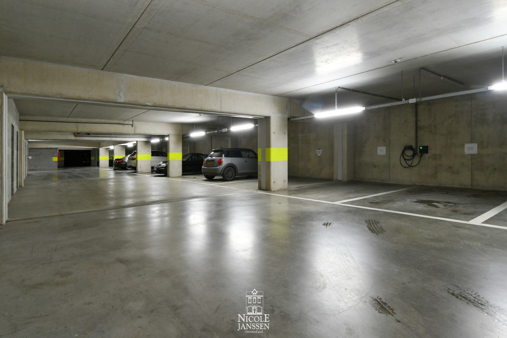 Appartement met kelderberging en twee autostandplaatsen te koop in Maaseik foto 34