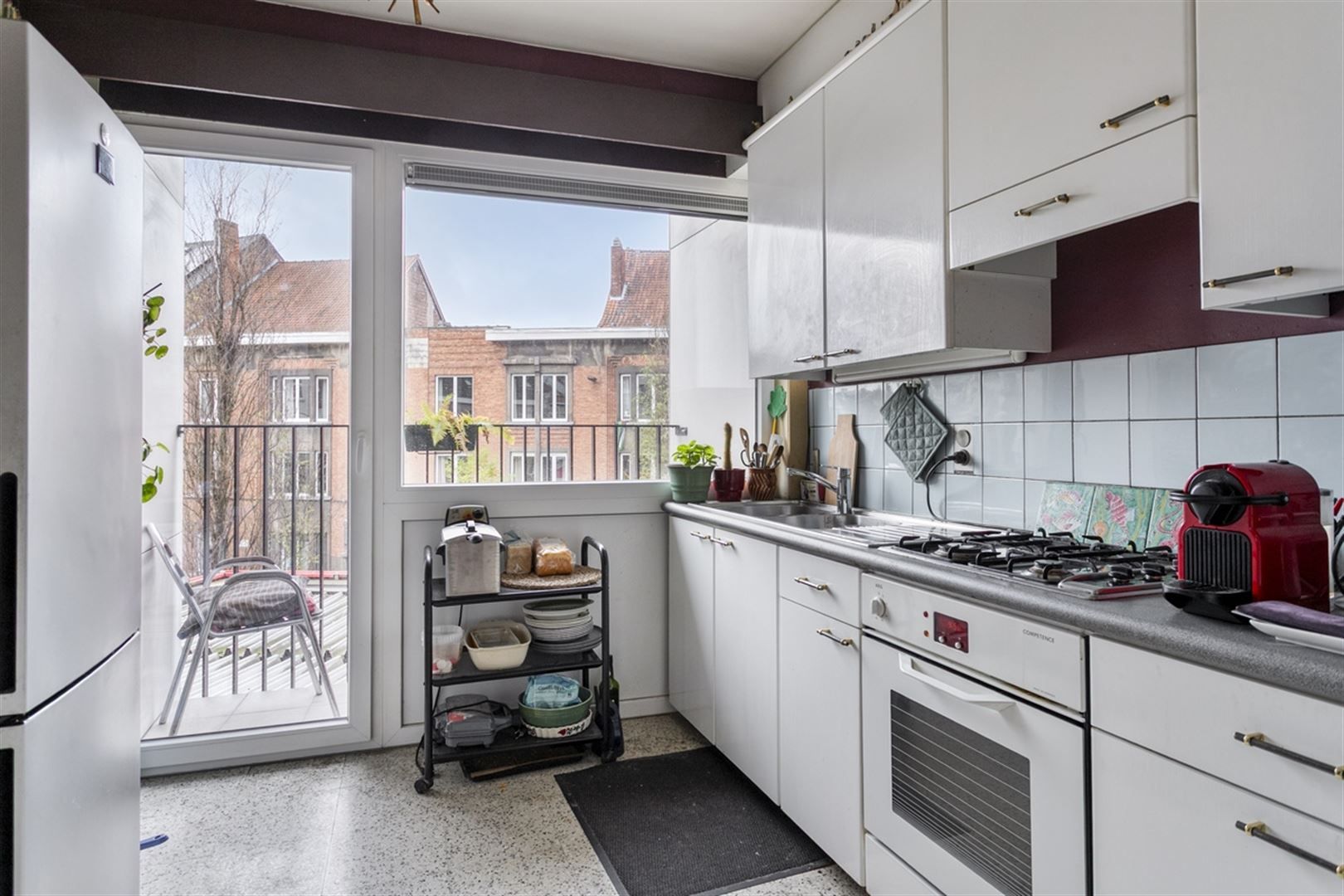 Ruim 2 slaapkamer appartement met balkon. foto 8