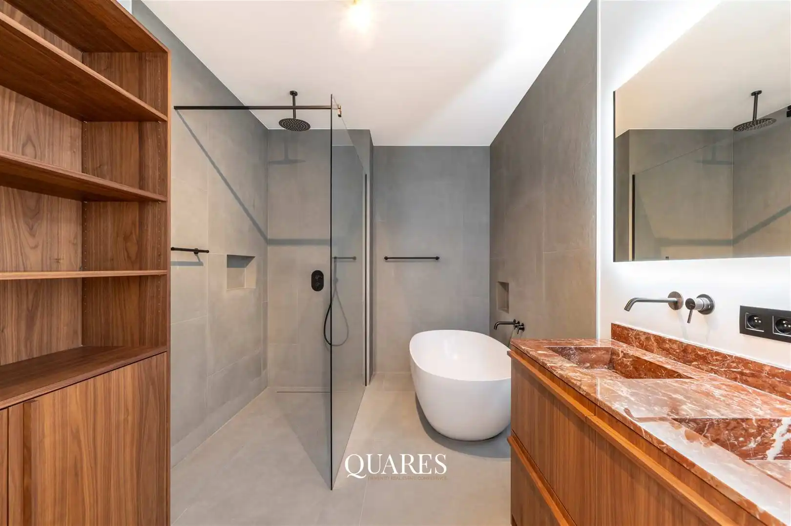 Prachtig gerenoveerde woning met 4 slaapkamers en zuidwest georiënteerde tuin in Pulhofwijk foto 25