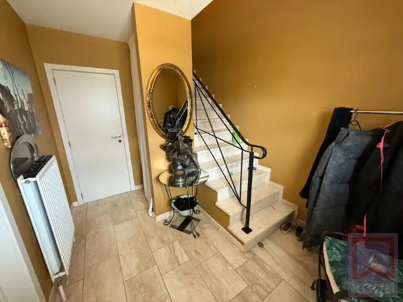 Charmant woonhuis met 2 slpk en 2 garages in centrum Herselt! foto 3