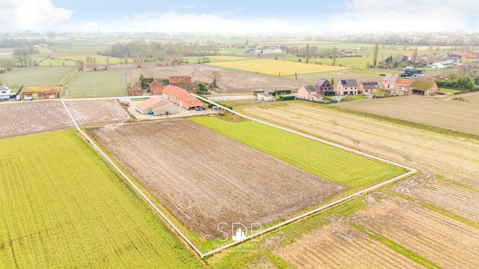 Prachtige villa in hoevestijl met bijgebouwen en akkerlanden/weilanden op 1,45ha foto 3