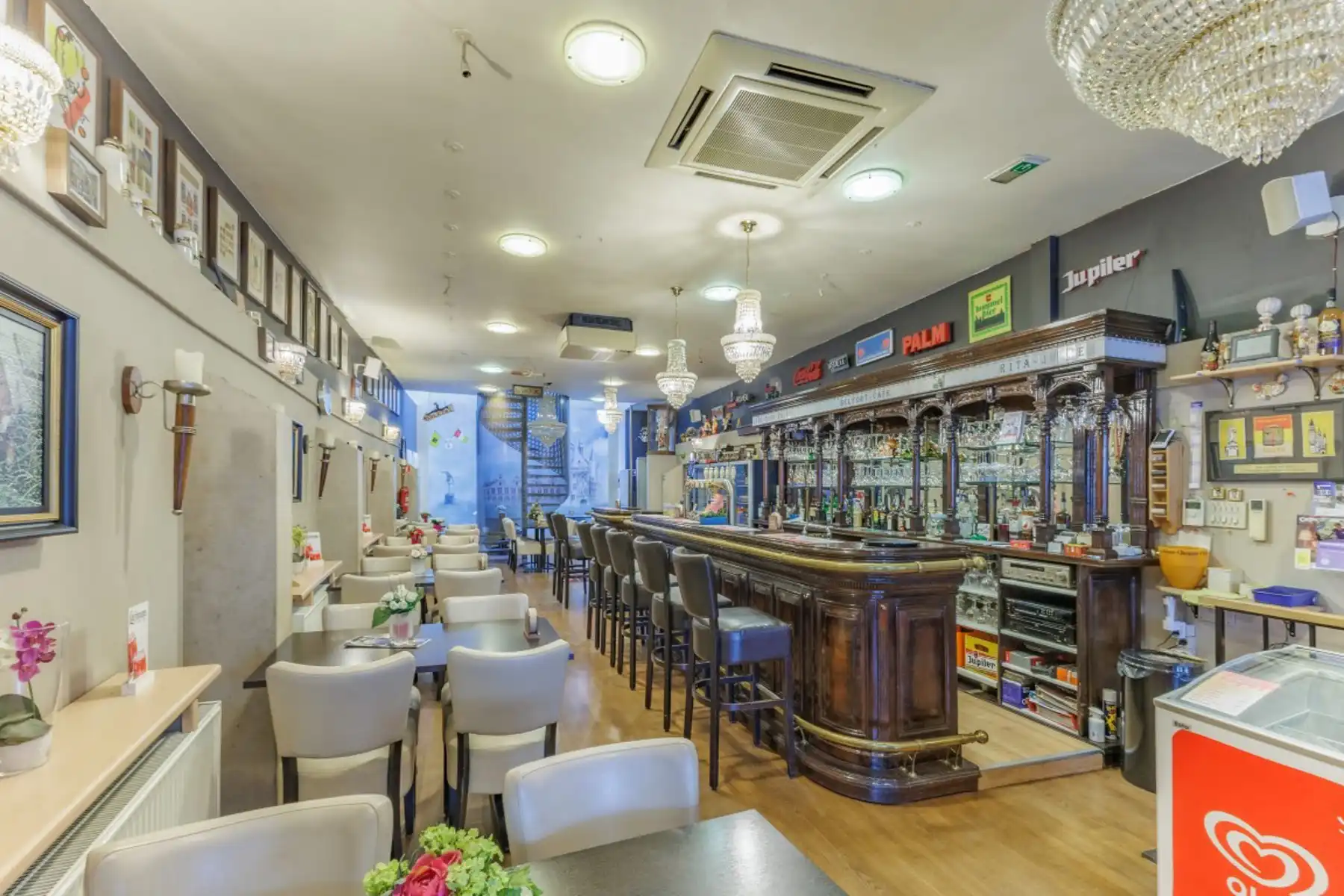 Karaktervol handelspand foto 5