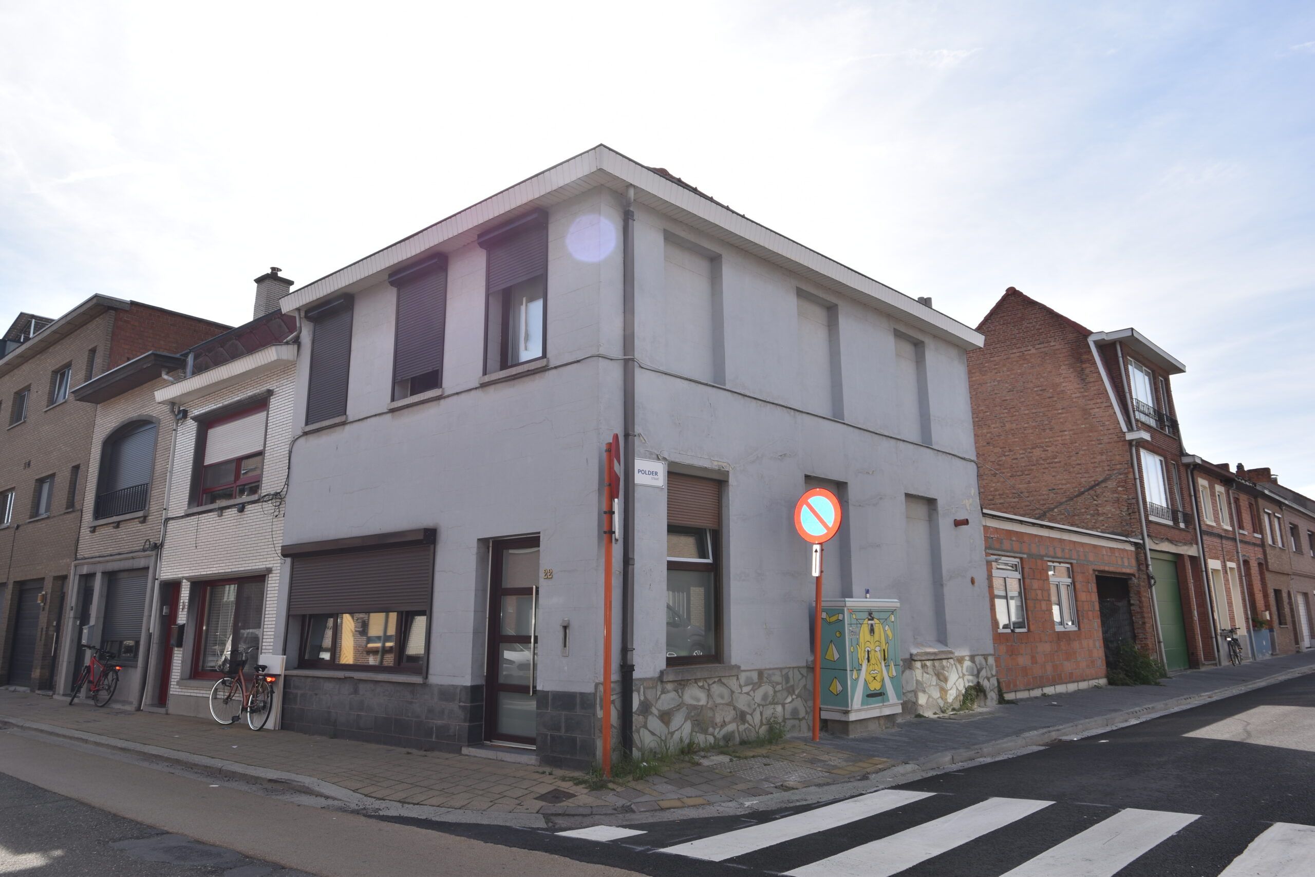 Zeer ruime, grotendeels gerenoveerde stadswoning foto 2