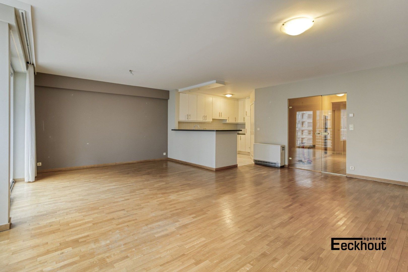 Instapklaar 2 slaapkamer appartement met lateraal zeezicht foto 5