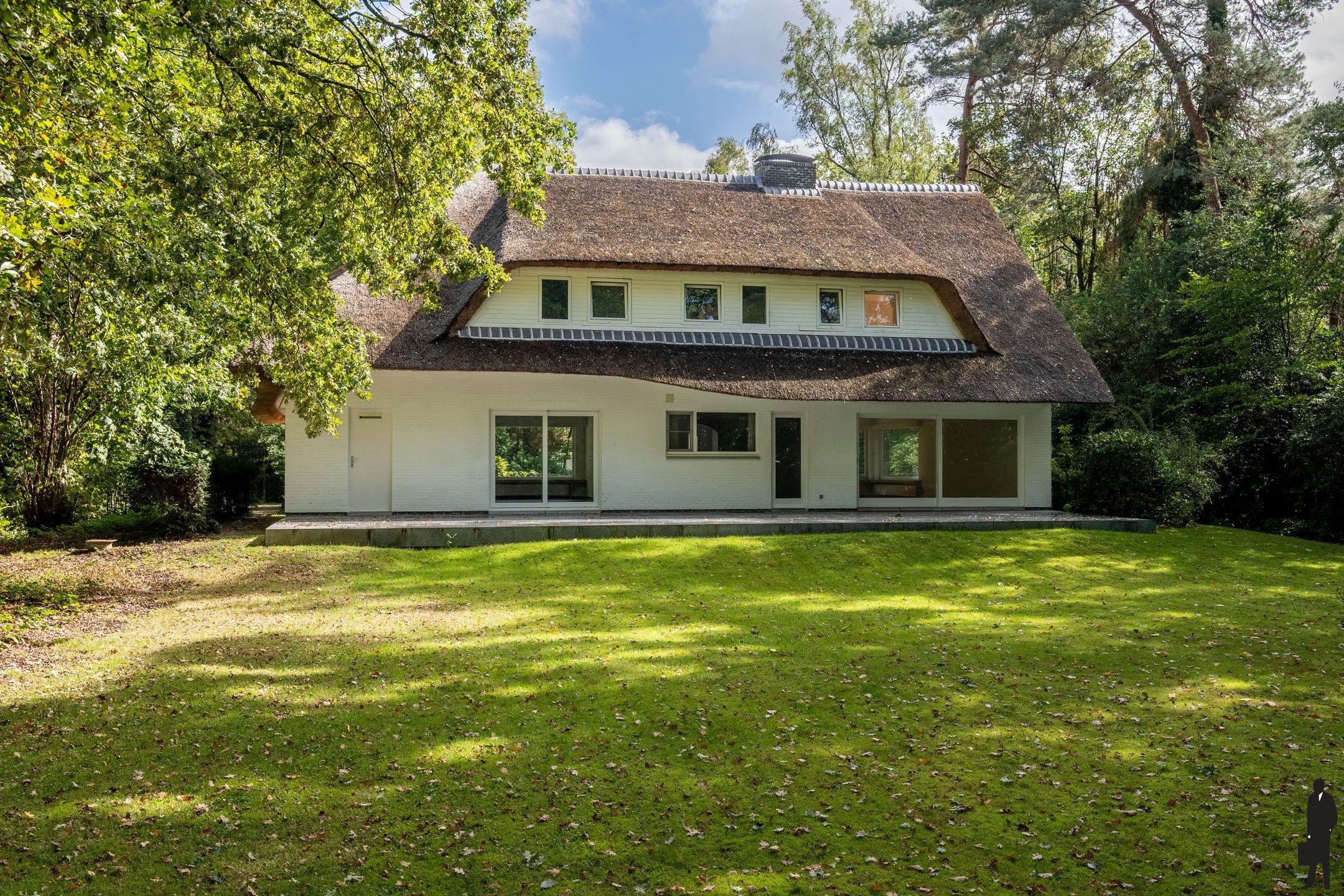 Rietgedekte villa op ca. 3.350 m² met optimale privacy foto 37