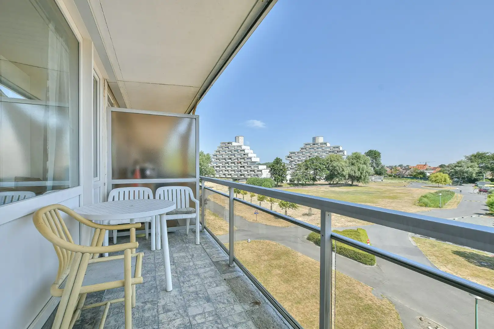 Instapklaar éénslaapkamerappartement met terras in Park Atlantis te De Haan foto 8