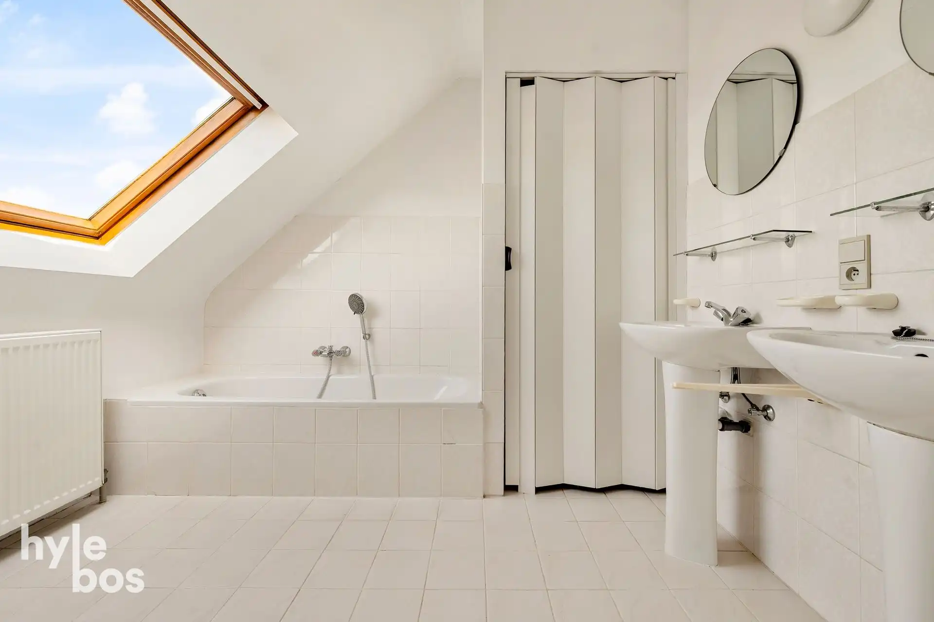 Centraal gelegen instapklaar appartement met garage foto 12