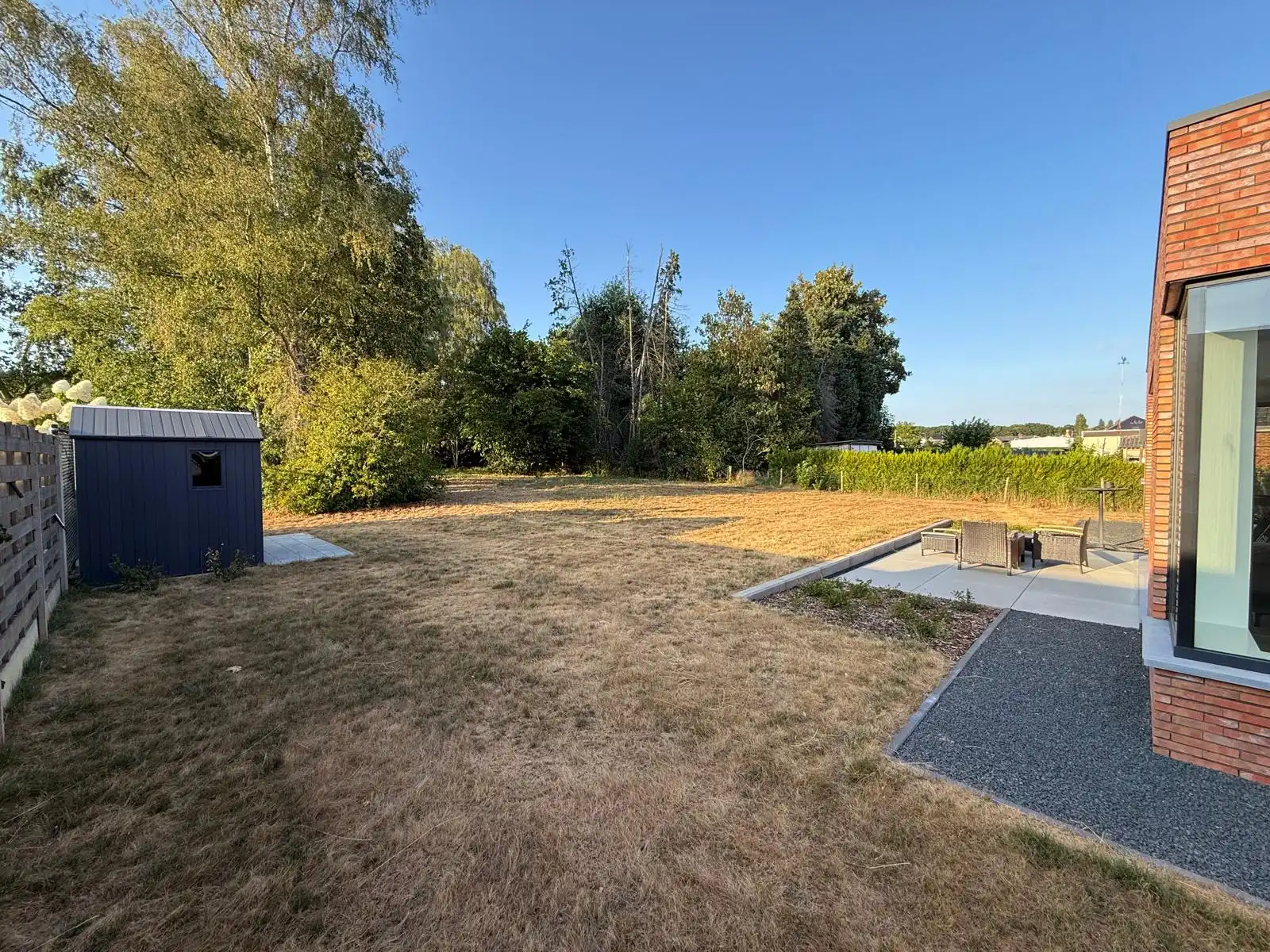 NIEUWBOUW moderne halfopen WONING Te huur foto 2