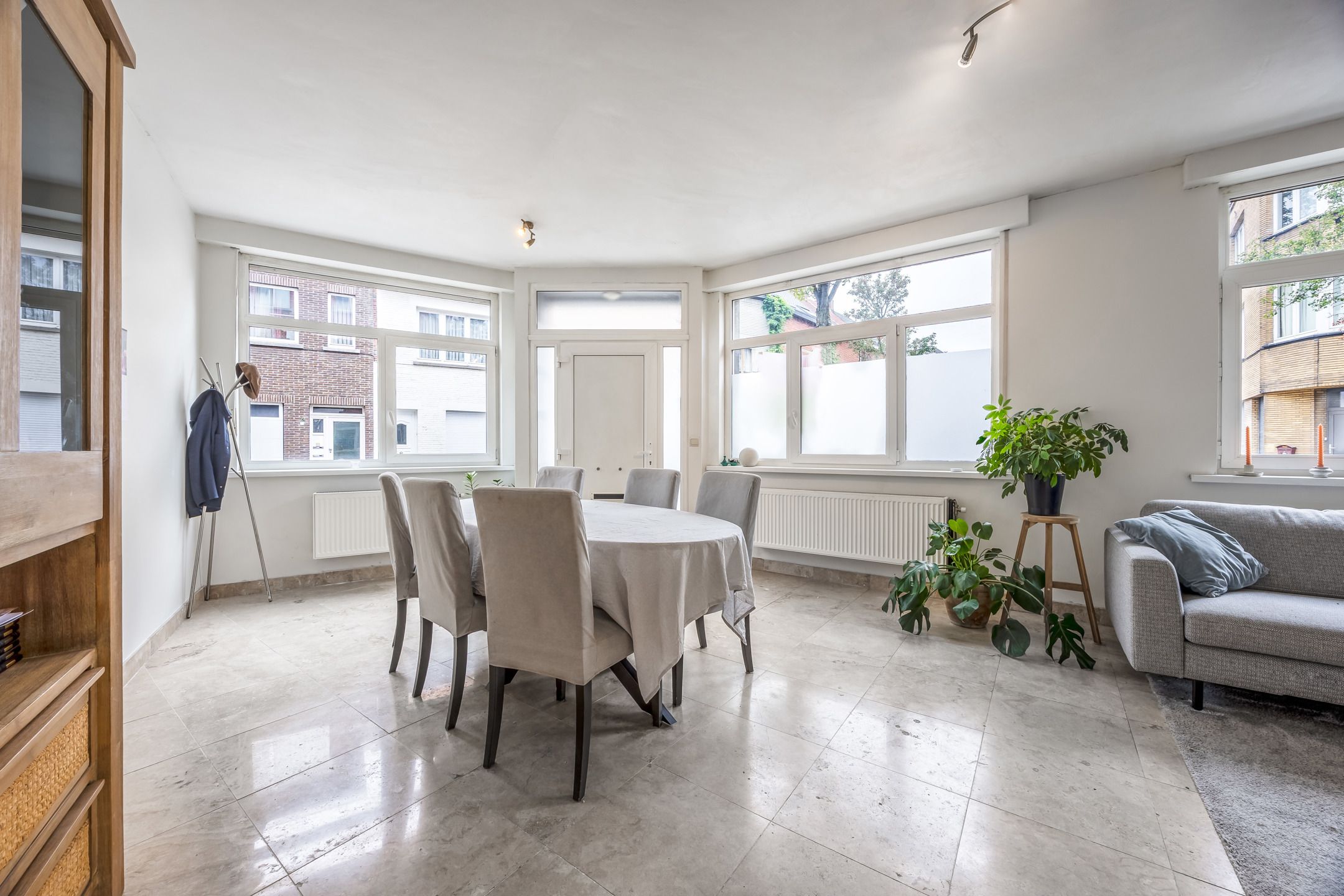 Lichtrijke ruime gelijkvloersappartement te Merksem foto 6