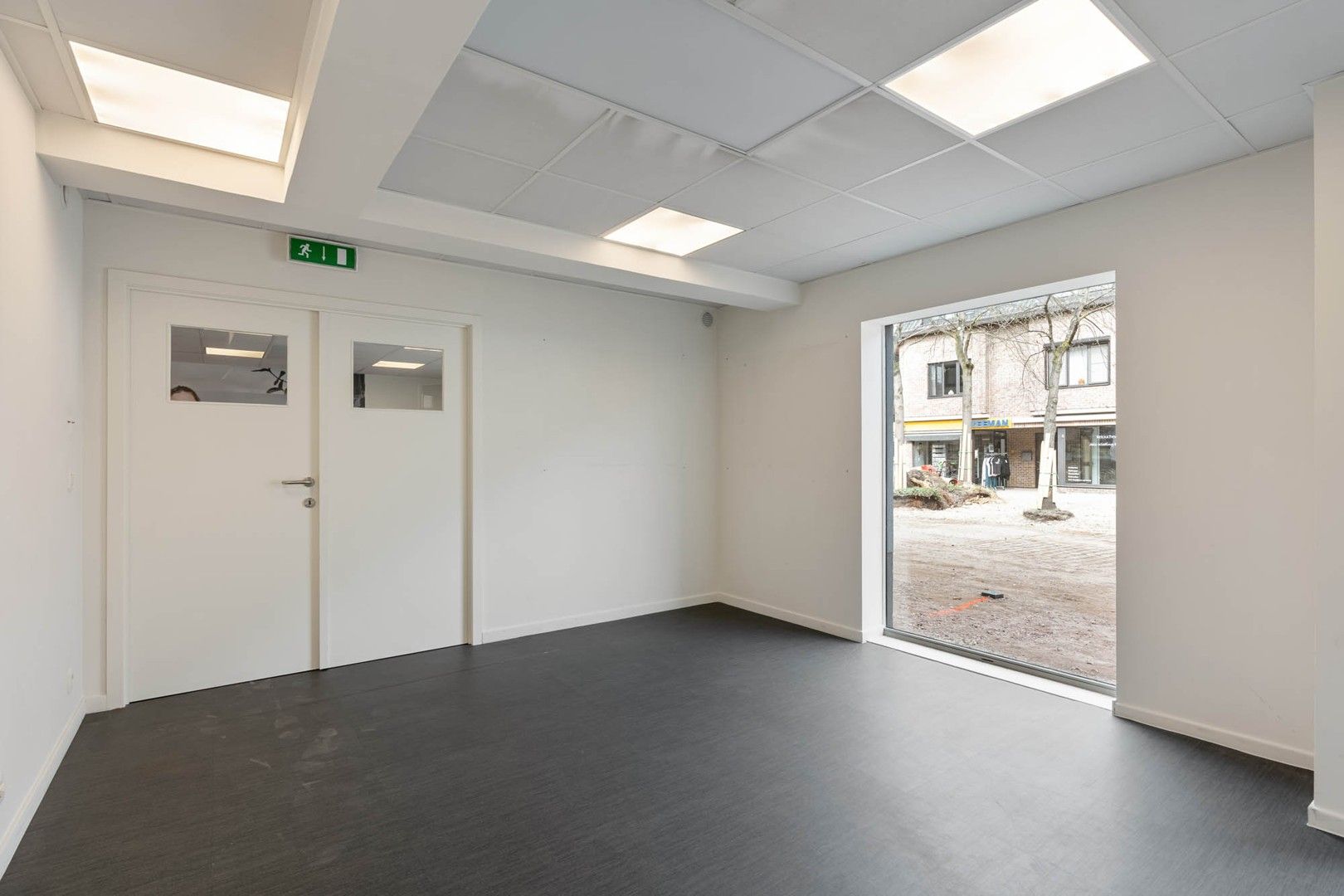 EXCLUSIEVE KANS: HANDELSGELIJKVLOERS TE KOOP IN DE VERNIEUWDE VREDELAAN, HOUTHALEN-HELCHTEREN foto 9