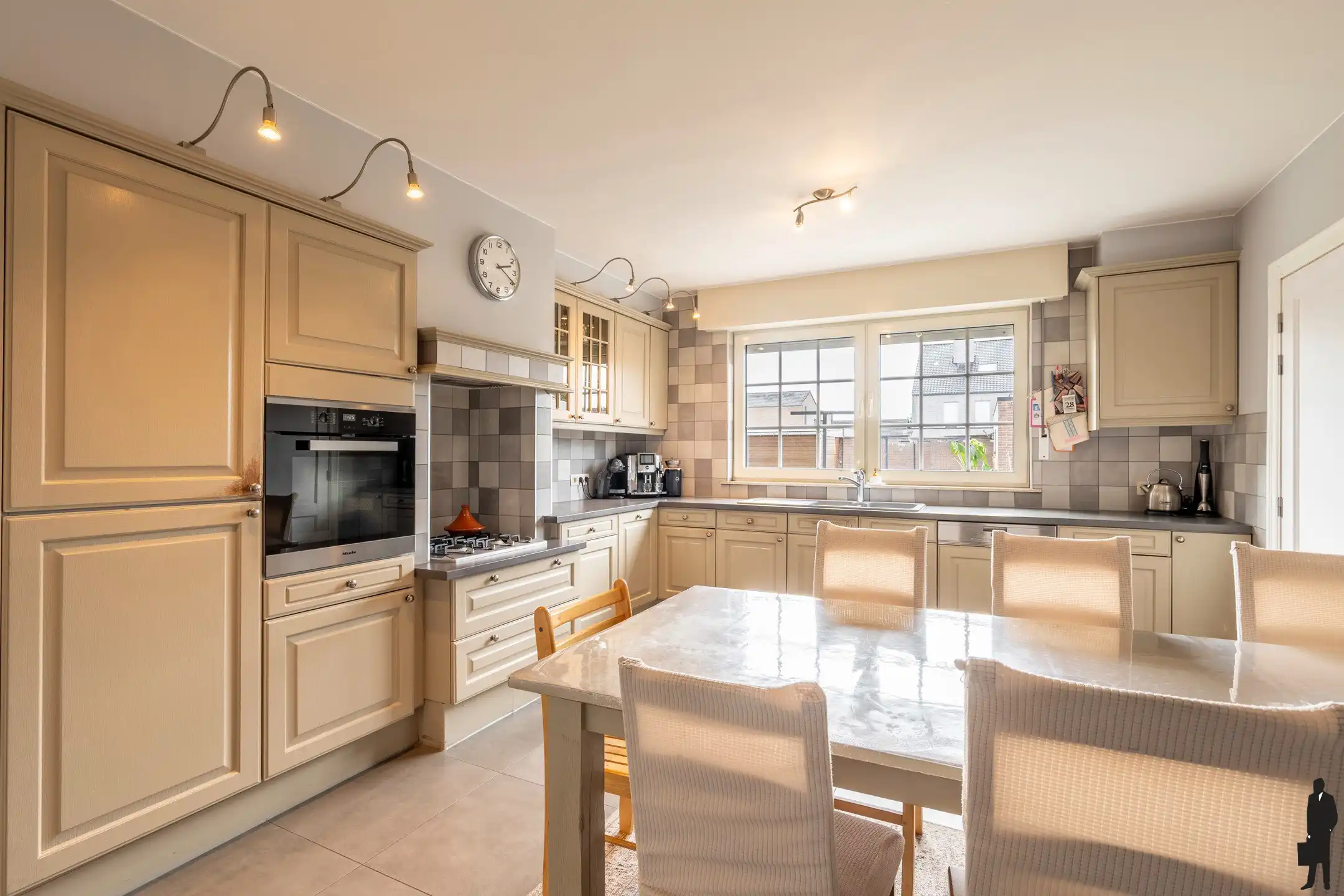 Recente villa met 6 slpks. te Lommel nabij Nederlandse grens foto 4