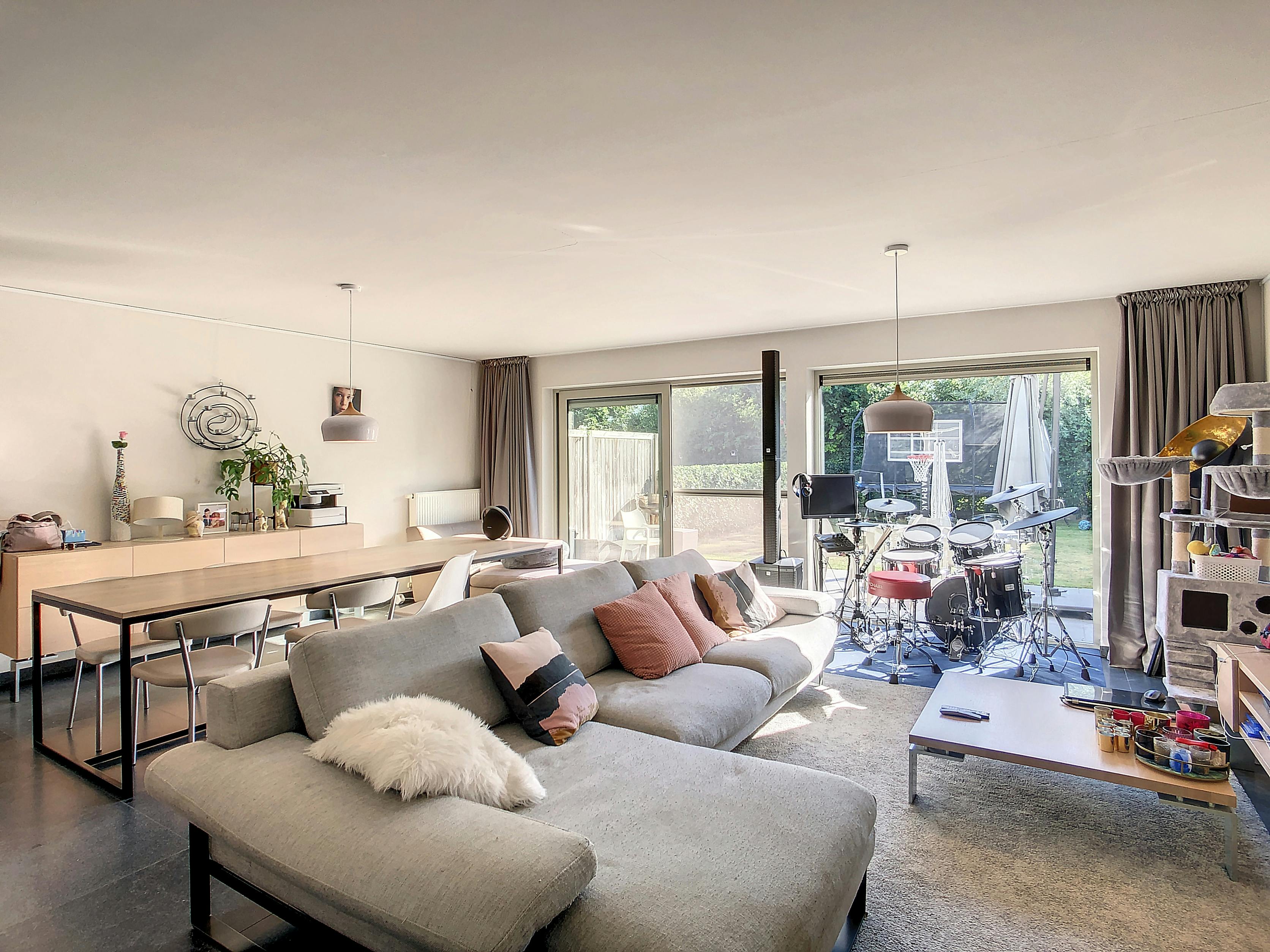 Recente woning (200m²) met 4 kamers te huur in Kortrijk foto 3
