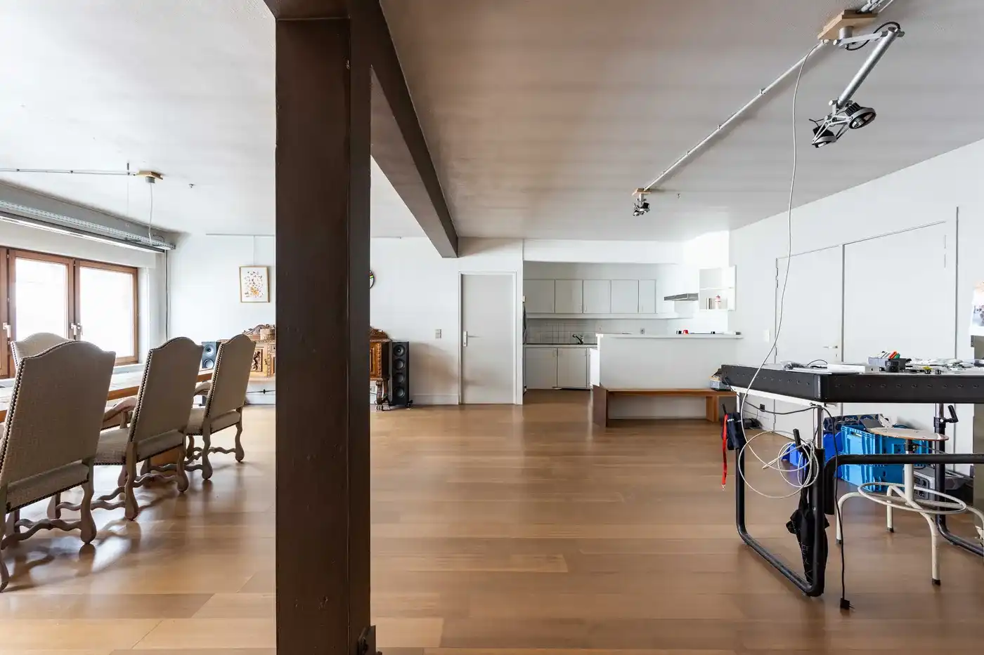 Veelzijdige eigendom met woonst, magazijnen en loft in Bissegem foto 24