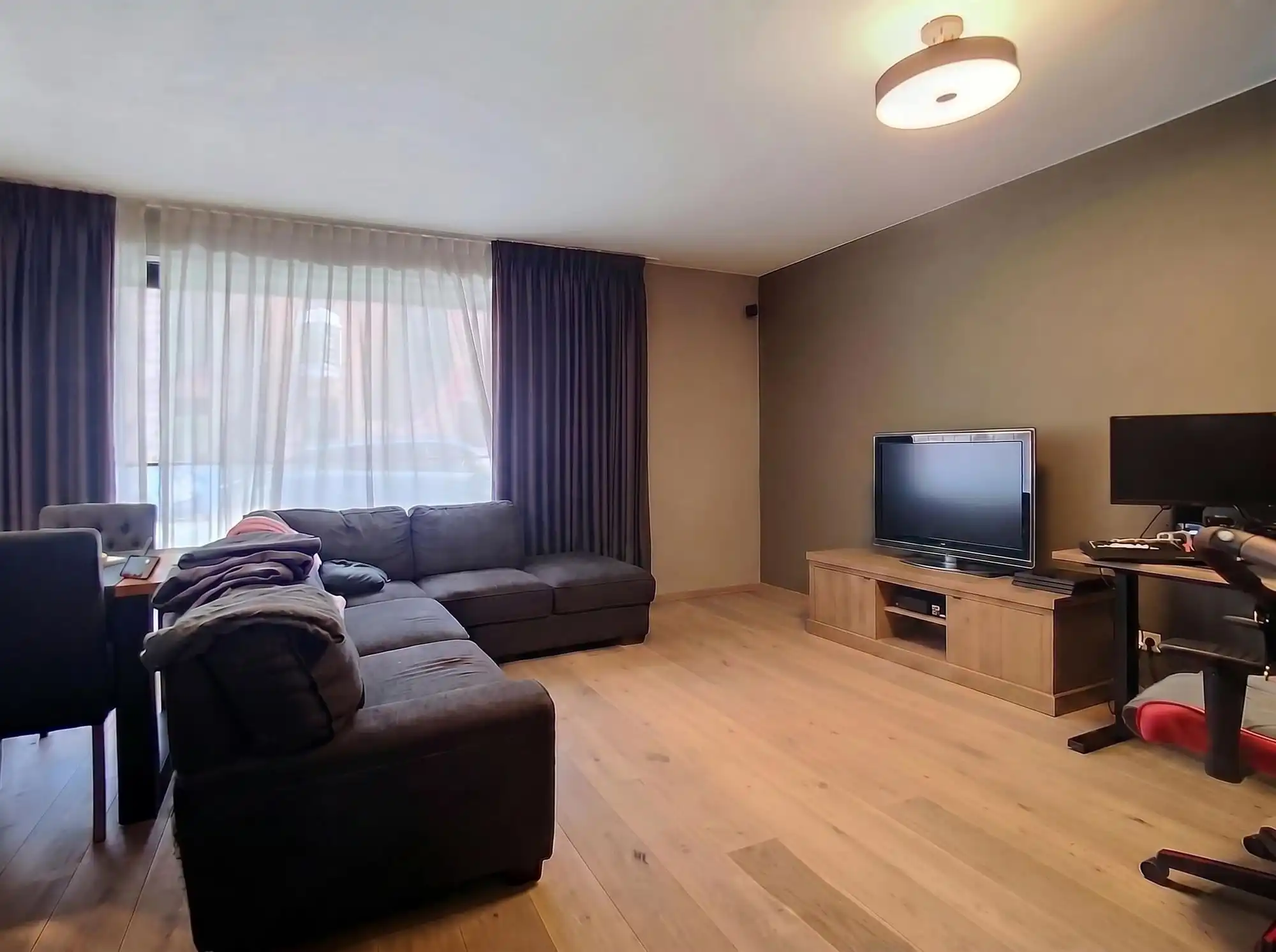 Gelijkvloers appartement met twee slaapkamers foto 2