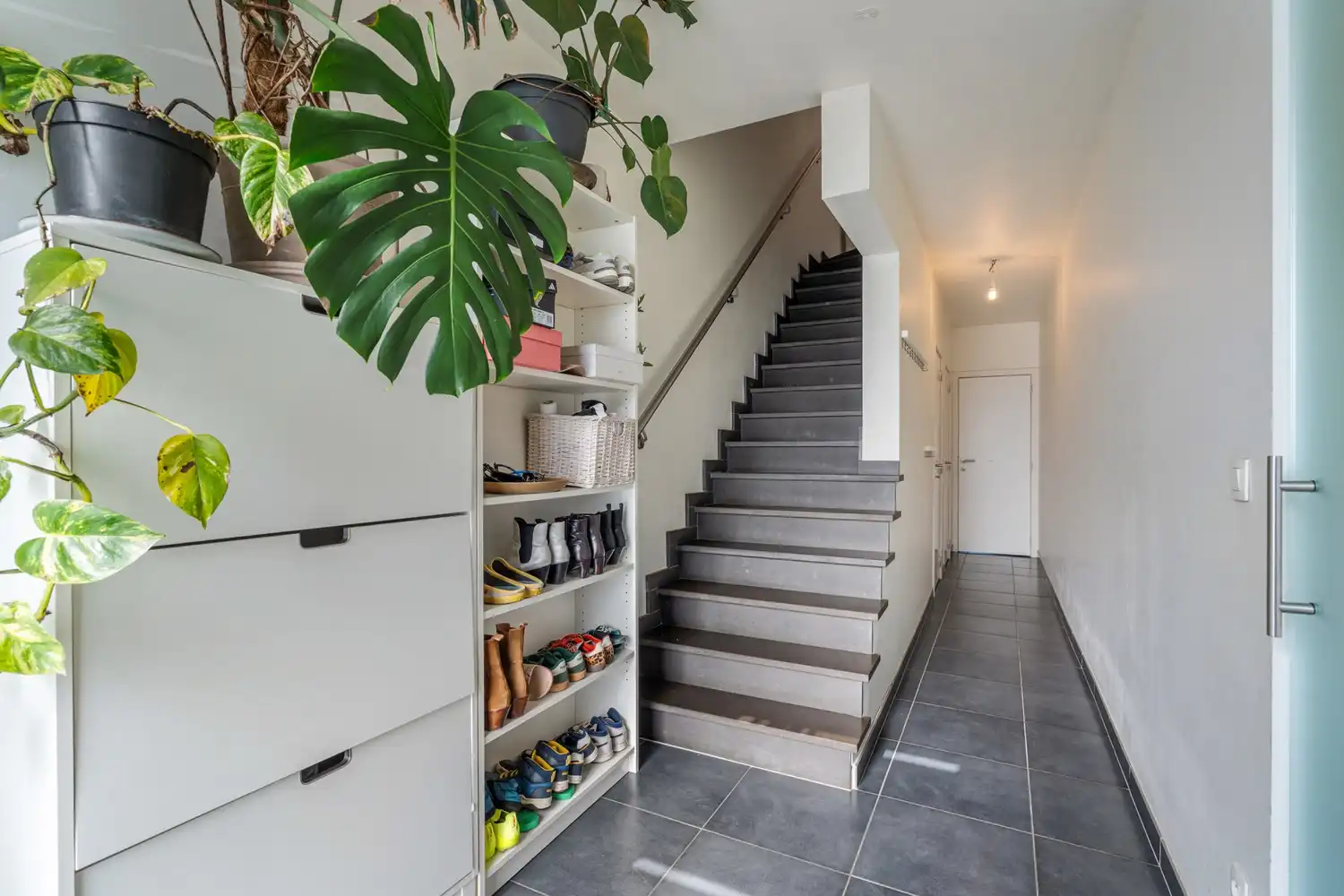 Moderne en energiezuinige(A-label) woning met 4 ruime slaapkamers, 2 badkamers, 2 autostaanplaatsen, een ruime kelder en een tuin te Kessel-Lo! foto 2