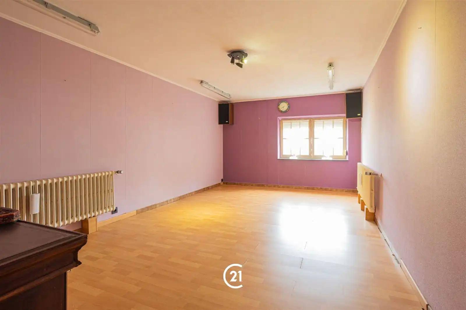 Een ruime woning met karakter, tuin, garage op een interessante locatie.  foto 19
