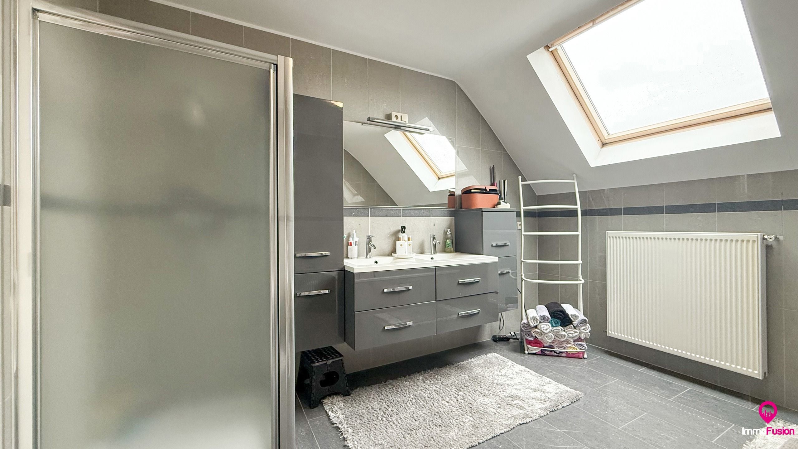 Instapklare woning met 3 slpks, tuin en garage in Lillo! foto 21