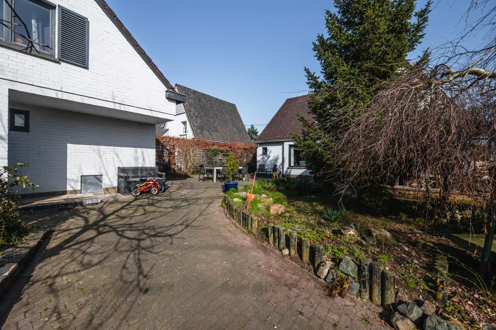 Alleenstaande woning met loods en bijhuis op 1073m² te Torhout. foto 6