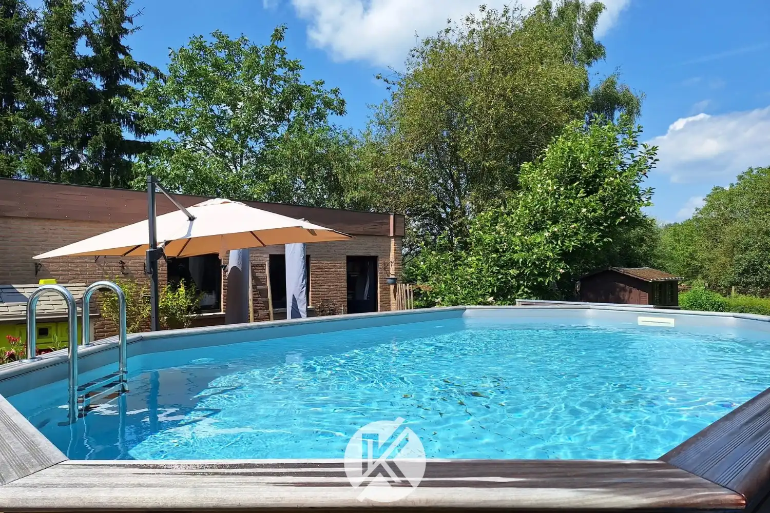 Ruime woning met uitzicht op omliggend landschap foto 7