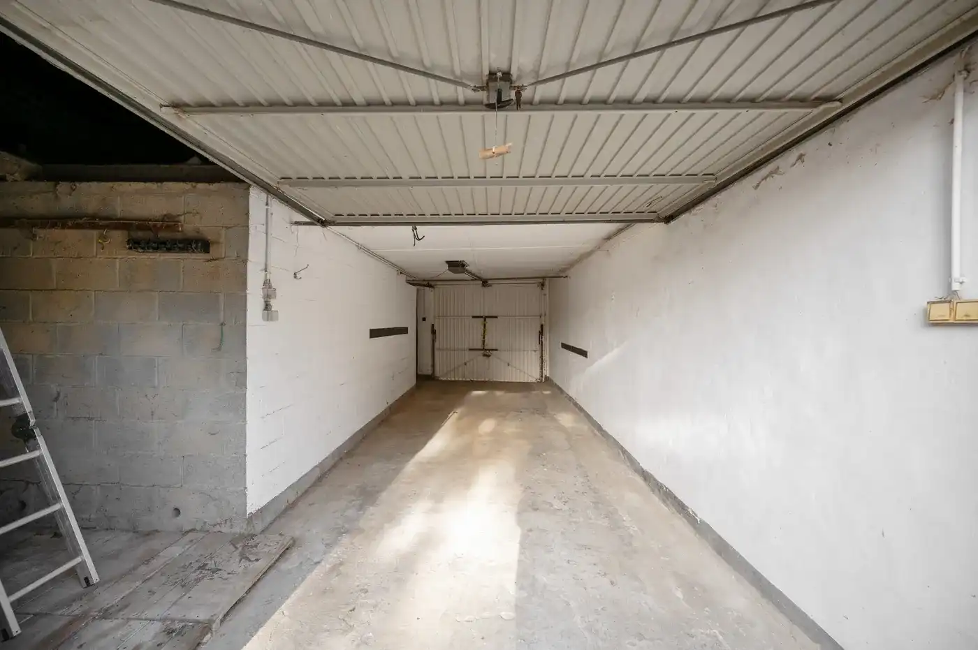 Charmante gezinswoning met ruime tuin en 3 garages in Overwinden (Landen) foto 30