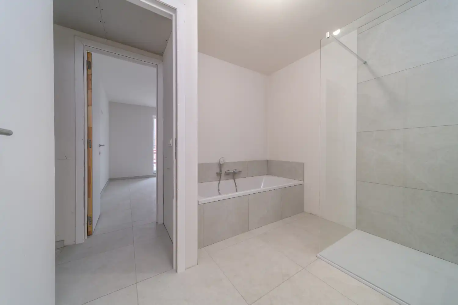 VEURNE: Nieuwbouwresidentie THE BRIDGE op enkele stappen van het bruisende centrum van Veurne, 17 appartementen met 2 of 3 slpks, op topligging! foto 10