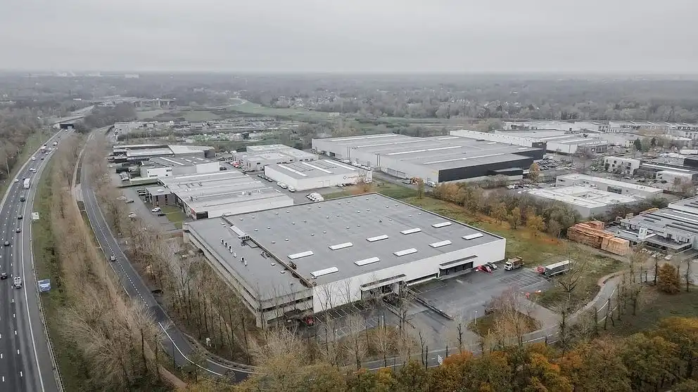 Magazijn met laadkades te huur nabij E19 in Mechelen-Noord foto 27