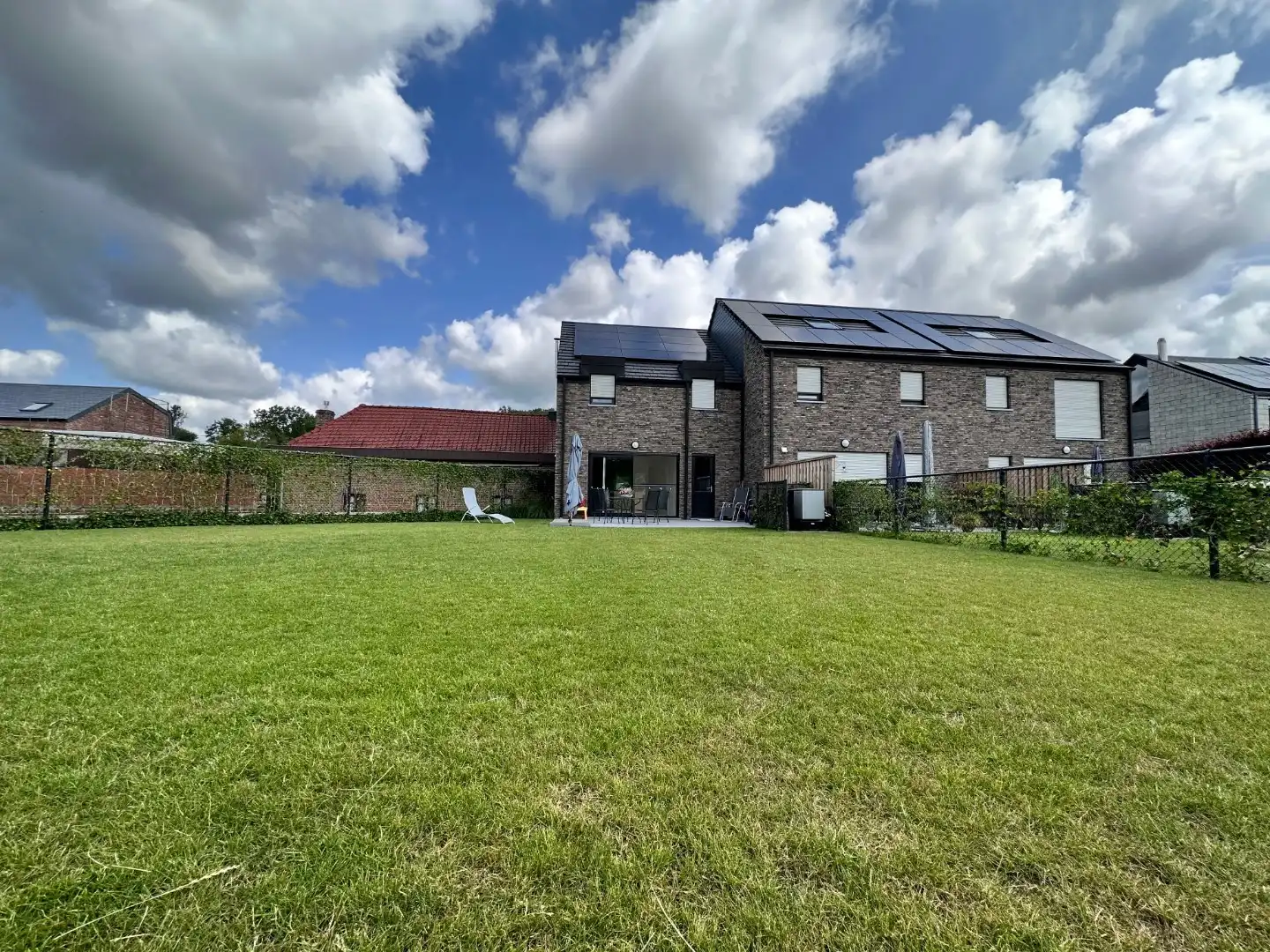 Recente woning met 3 slaapkamers, berging, kelder, zolder, garage en terras te Voeren  foto 12