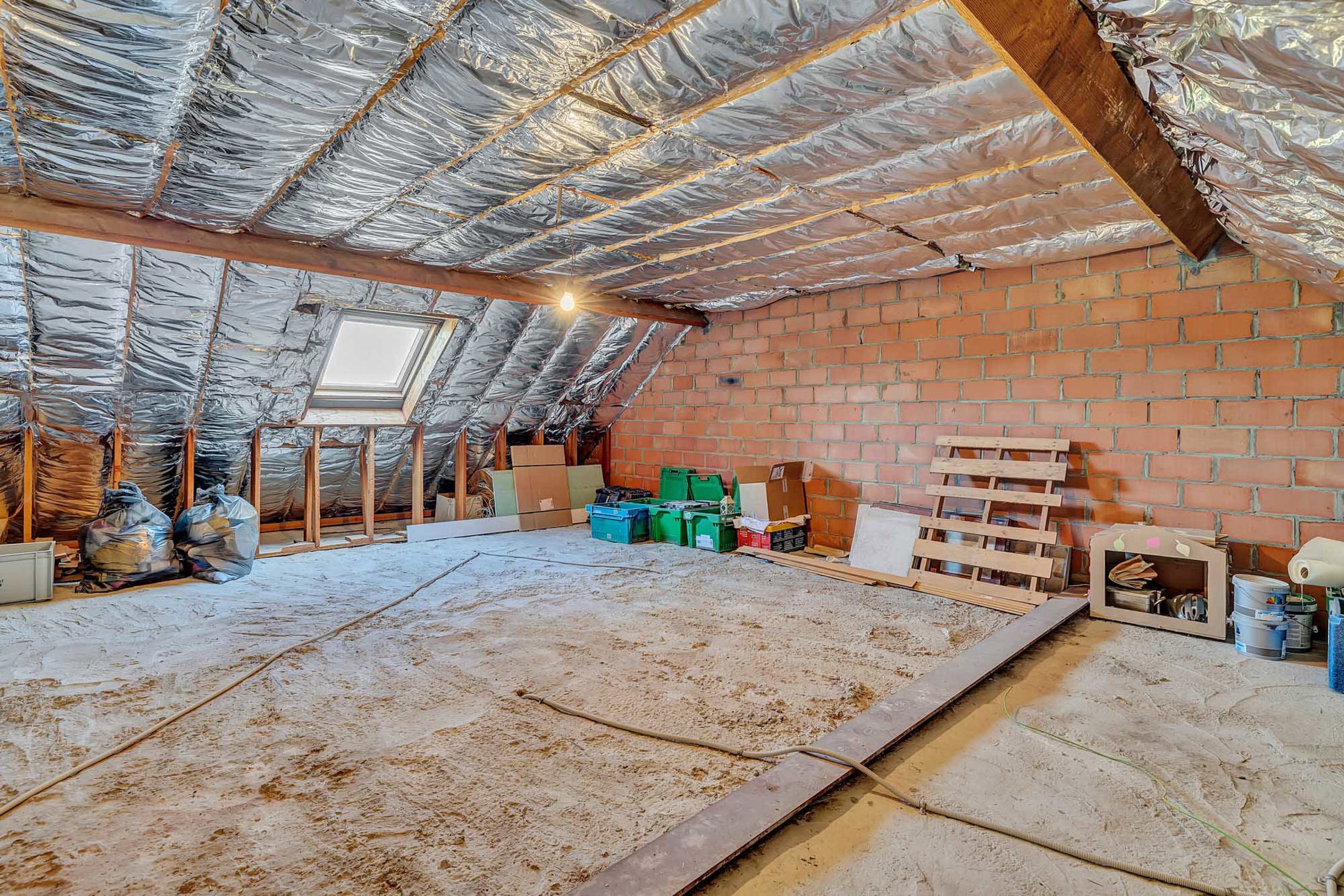 Instapklare woning met garage en tuin foto 21