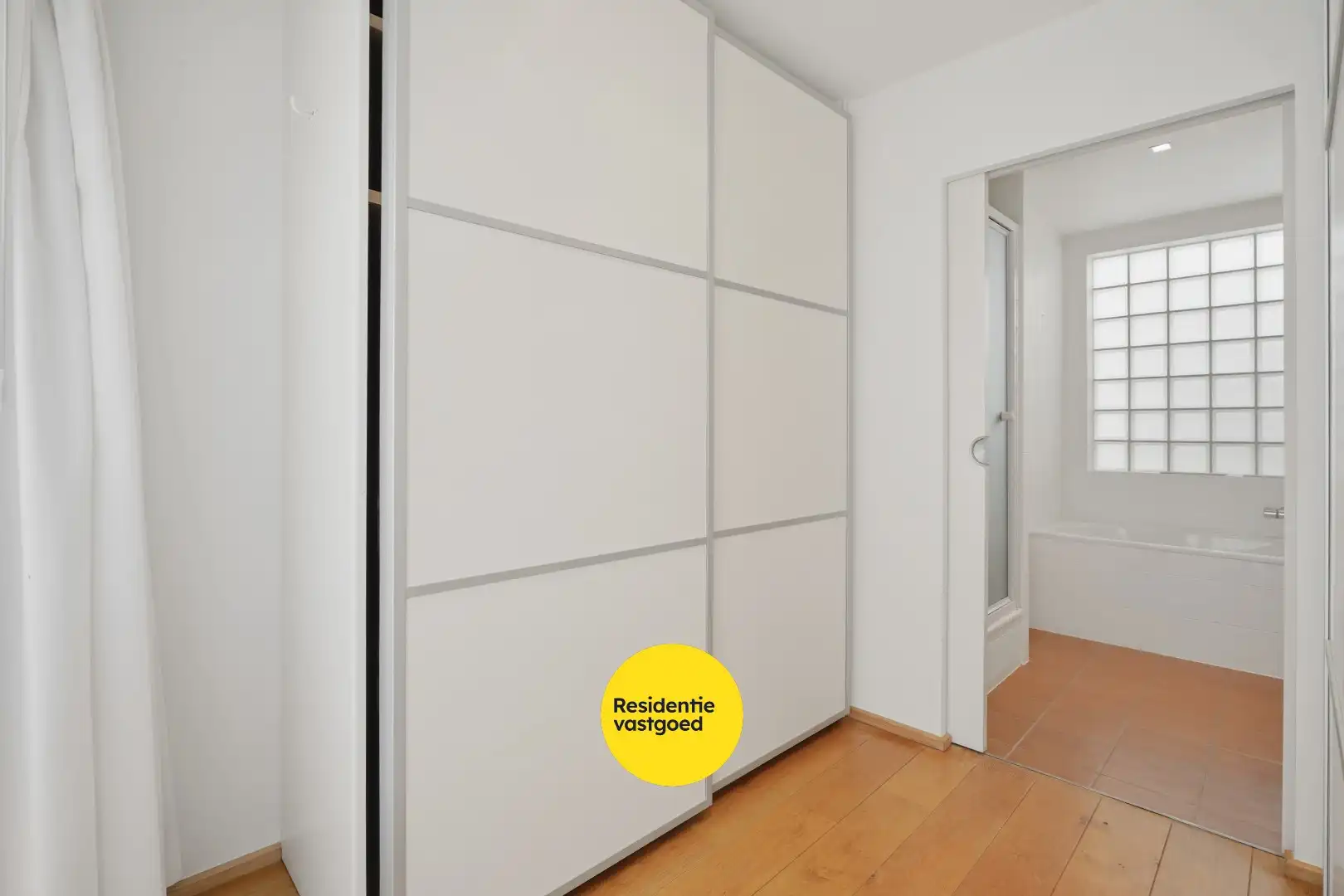 Multifunctionele woning met handelsruimte in hartje Veurne. foto 15